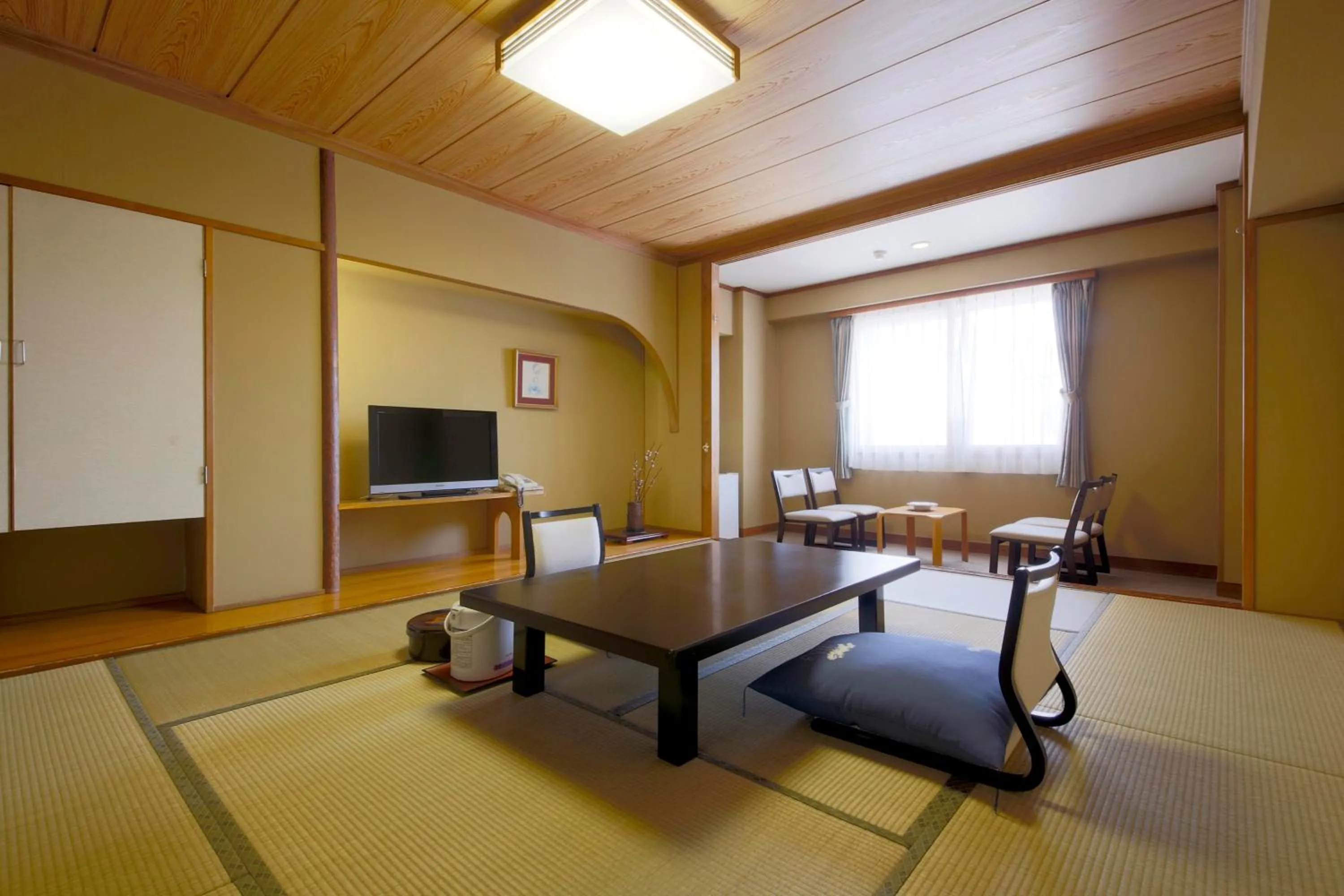 Photo of the whole room in Shiga Park Hotel