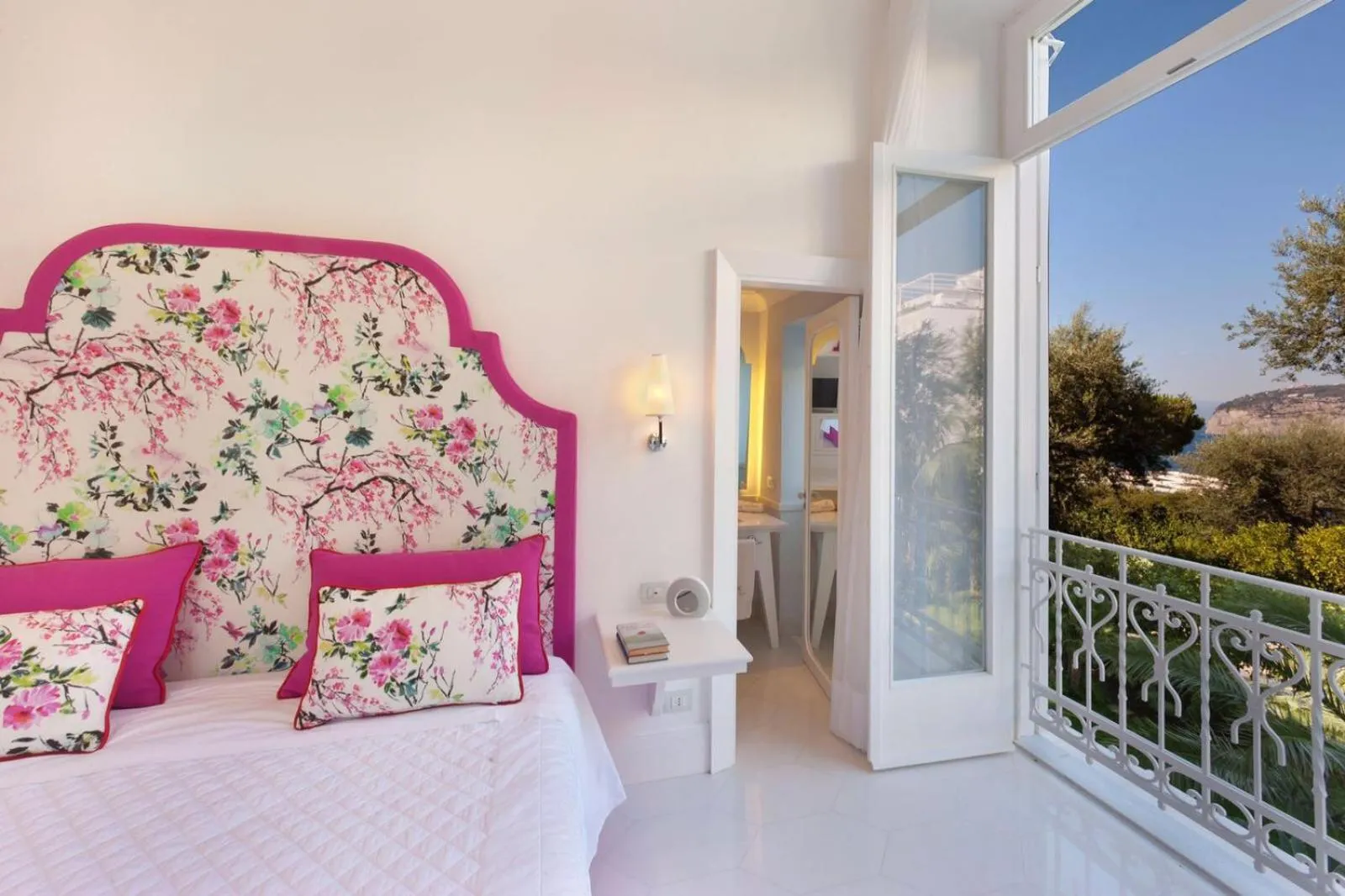 Balcony/Terrace, Bed in Villa Silvana Relais