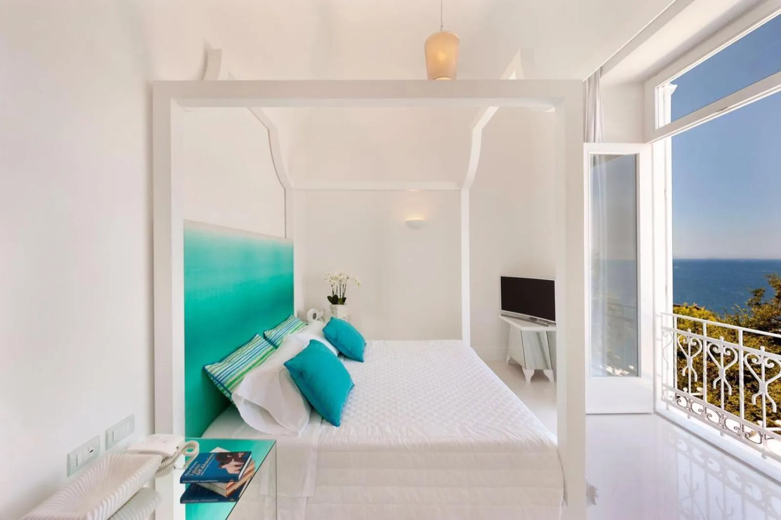 View (from property/room), Bed in Villa Silvana Relais