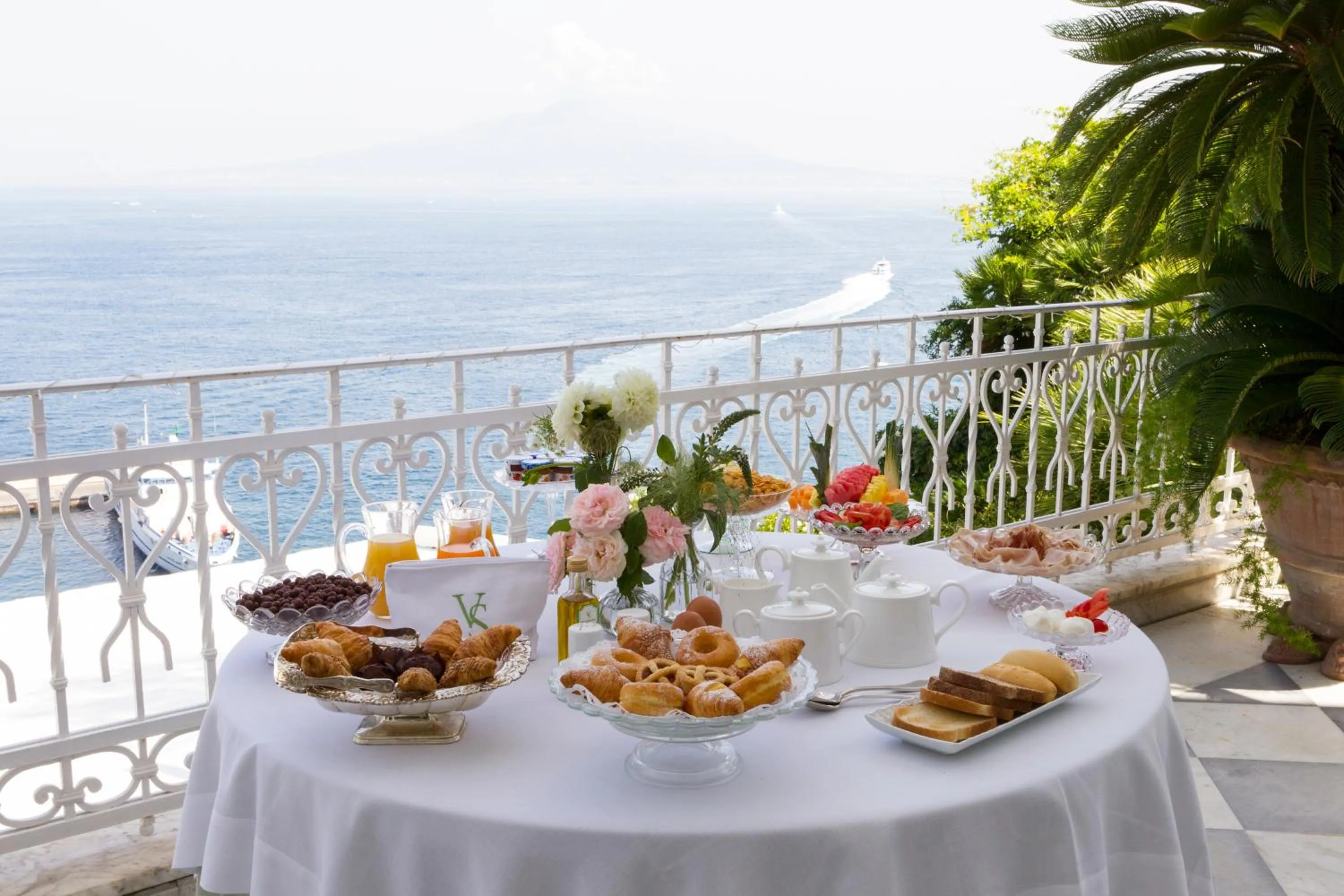 Breakfast in Villa Silvana Relais