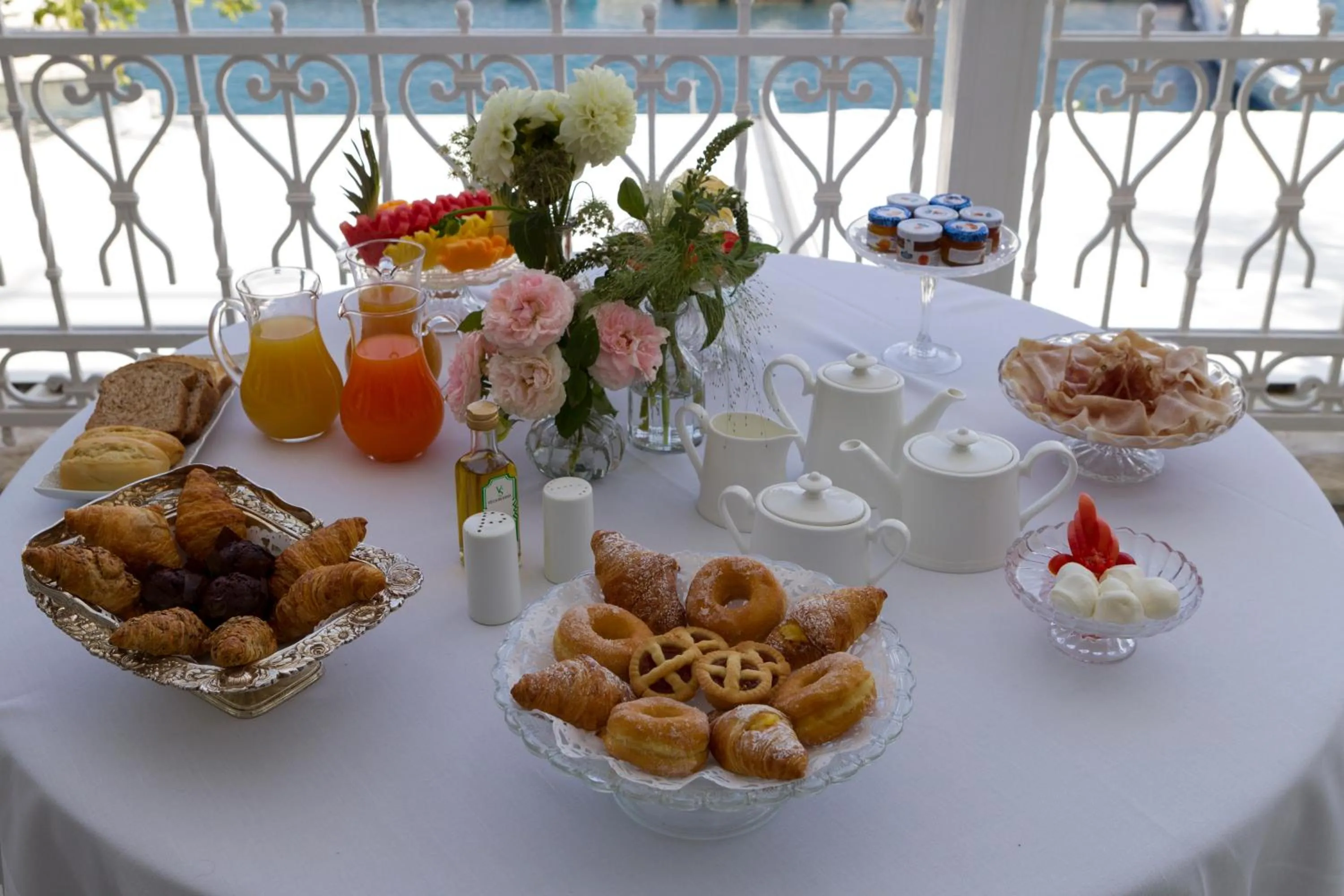 Breakfast in Villa Silvana Relais