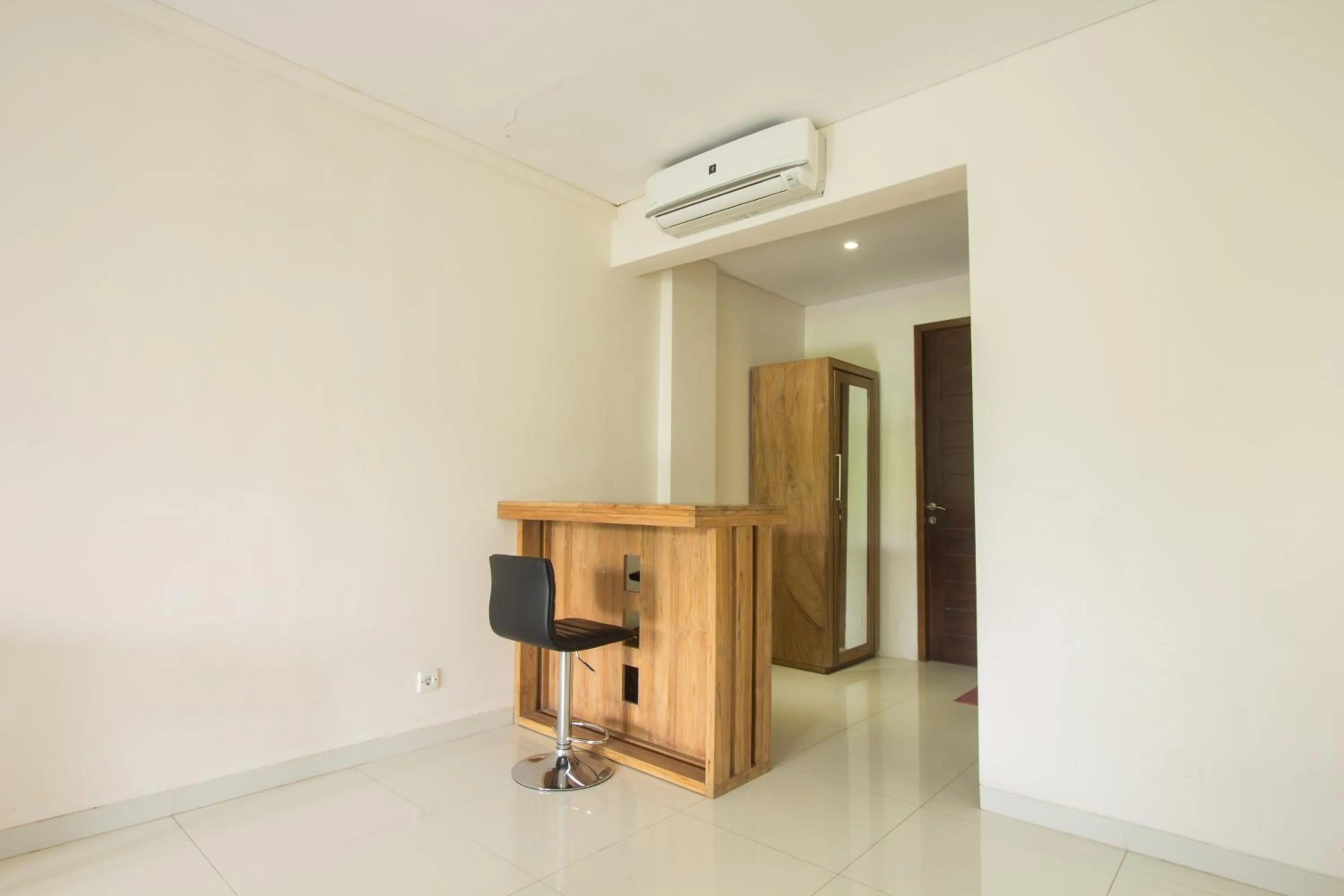 Kitchen or kitchenette in Soraya Apartment Seminyak