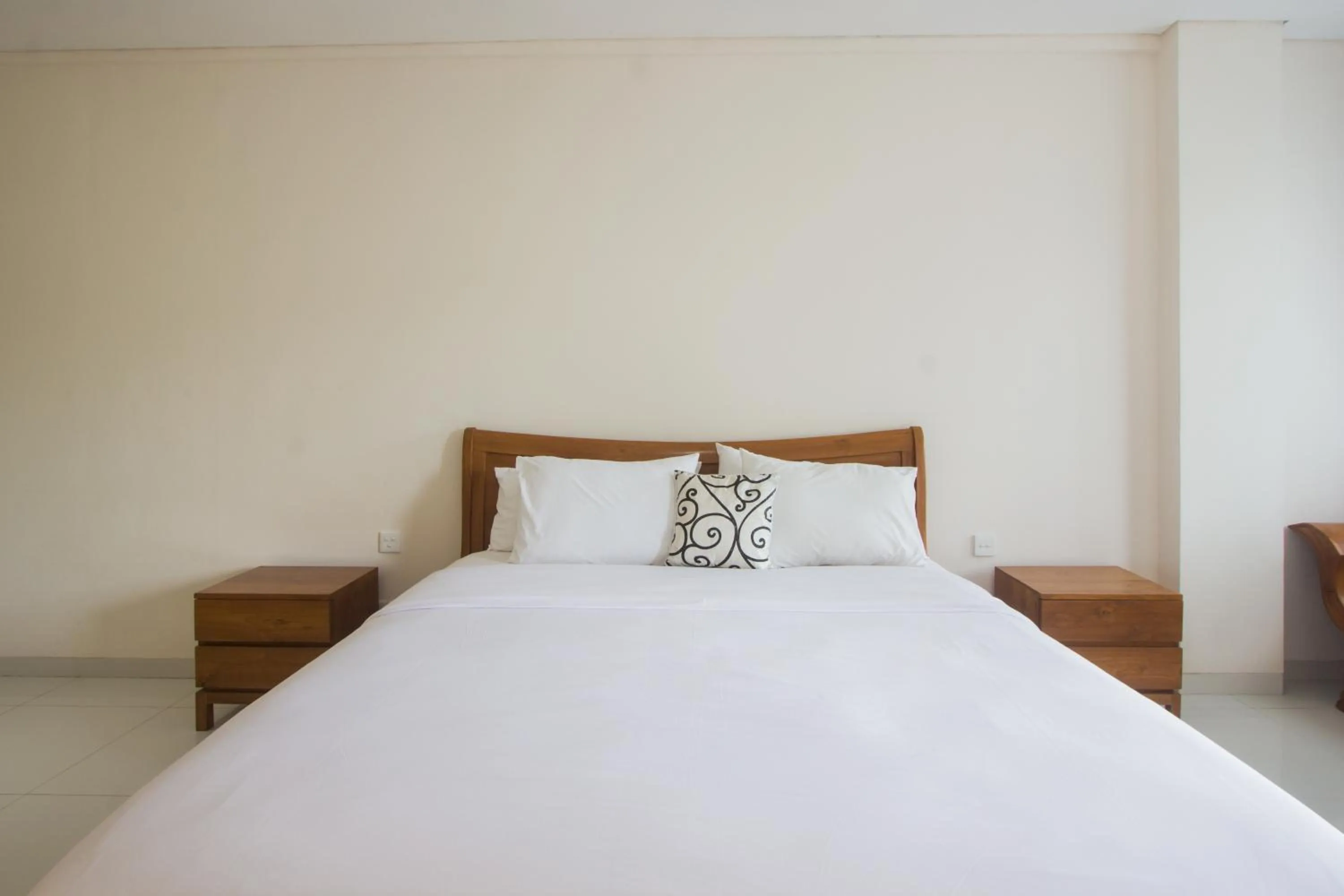 Bedroom, Bed in Soraya Apartment Seminyak