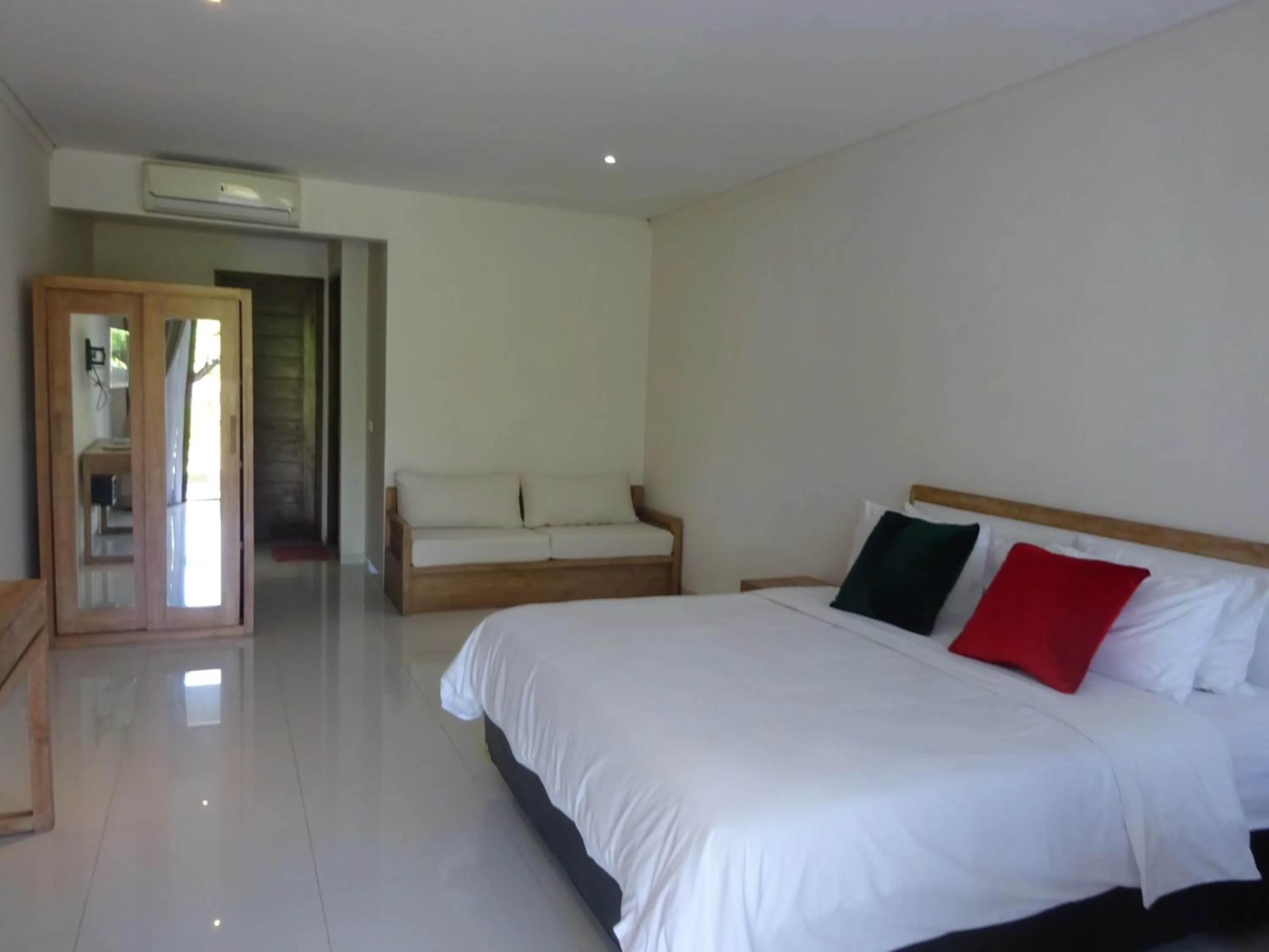 Photo of the whole room, Bed in Soraya Apartment Seminyak