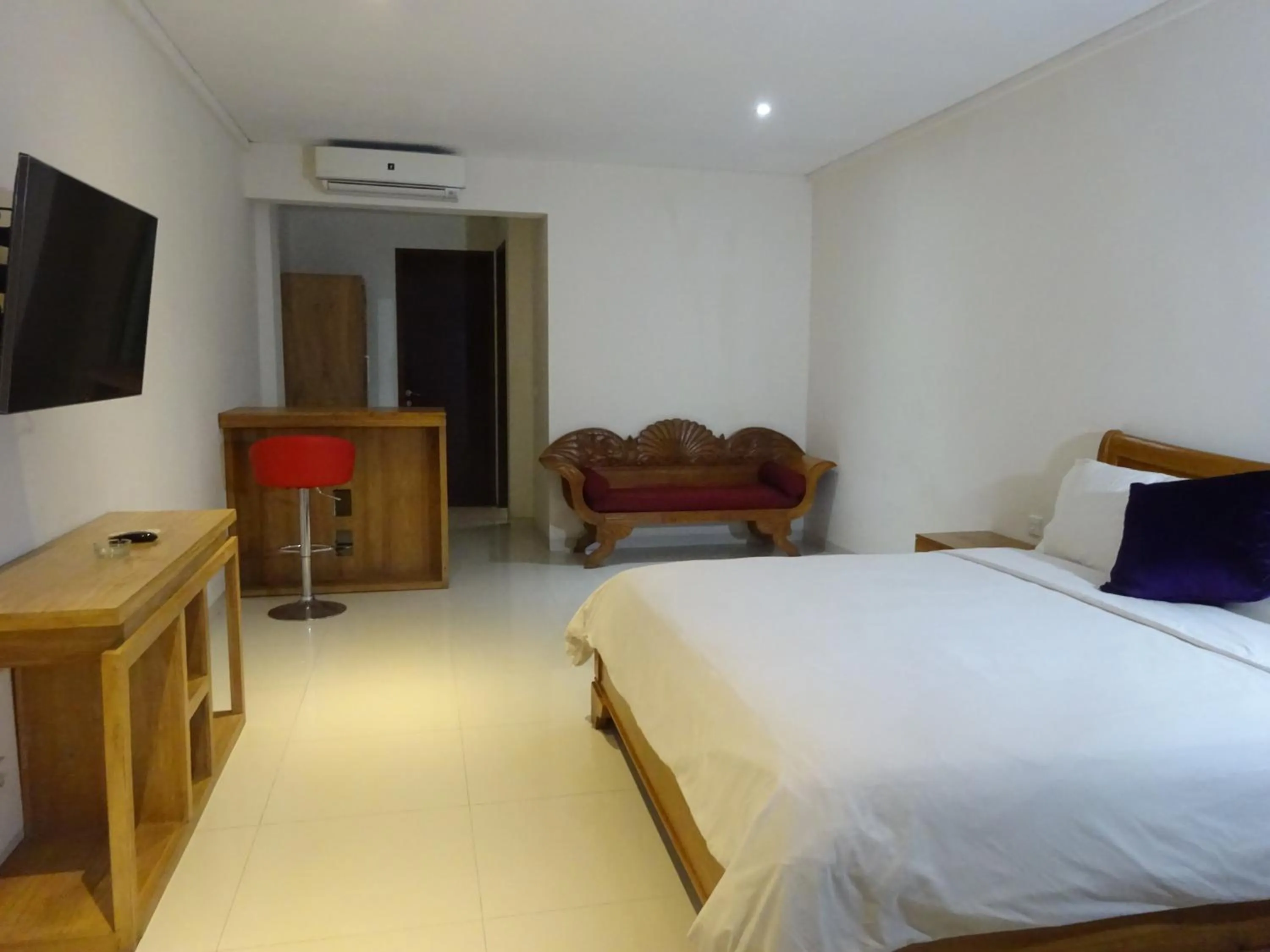 Bed in Soraya Apartment Seminyak