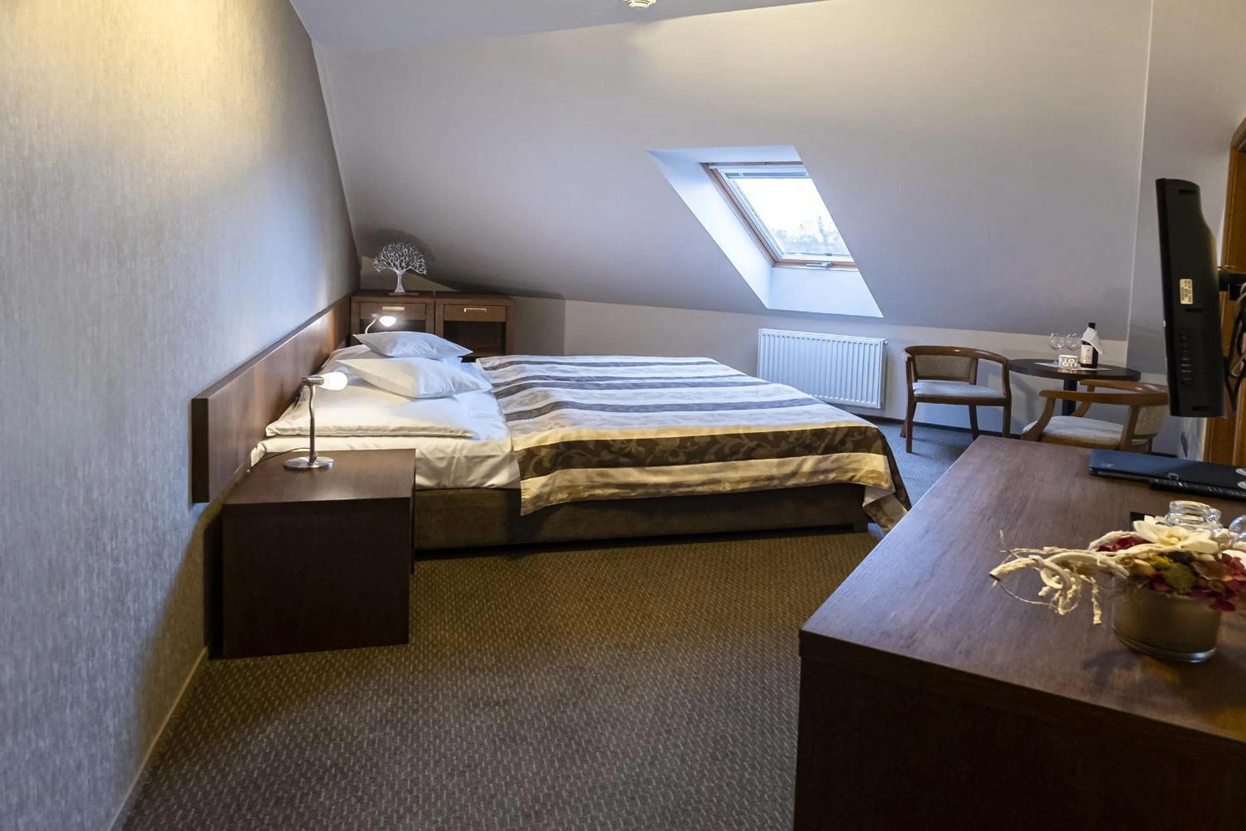 Photo of the whole room, Bed in Hotel Mario