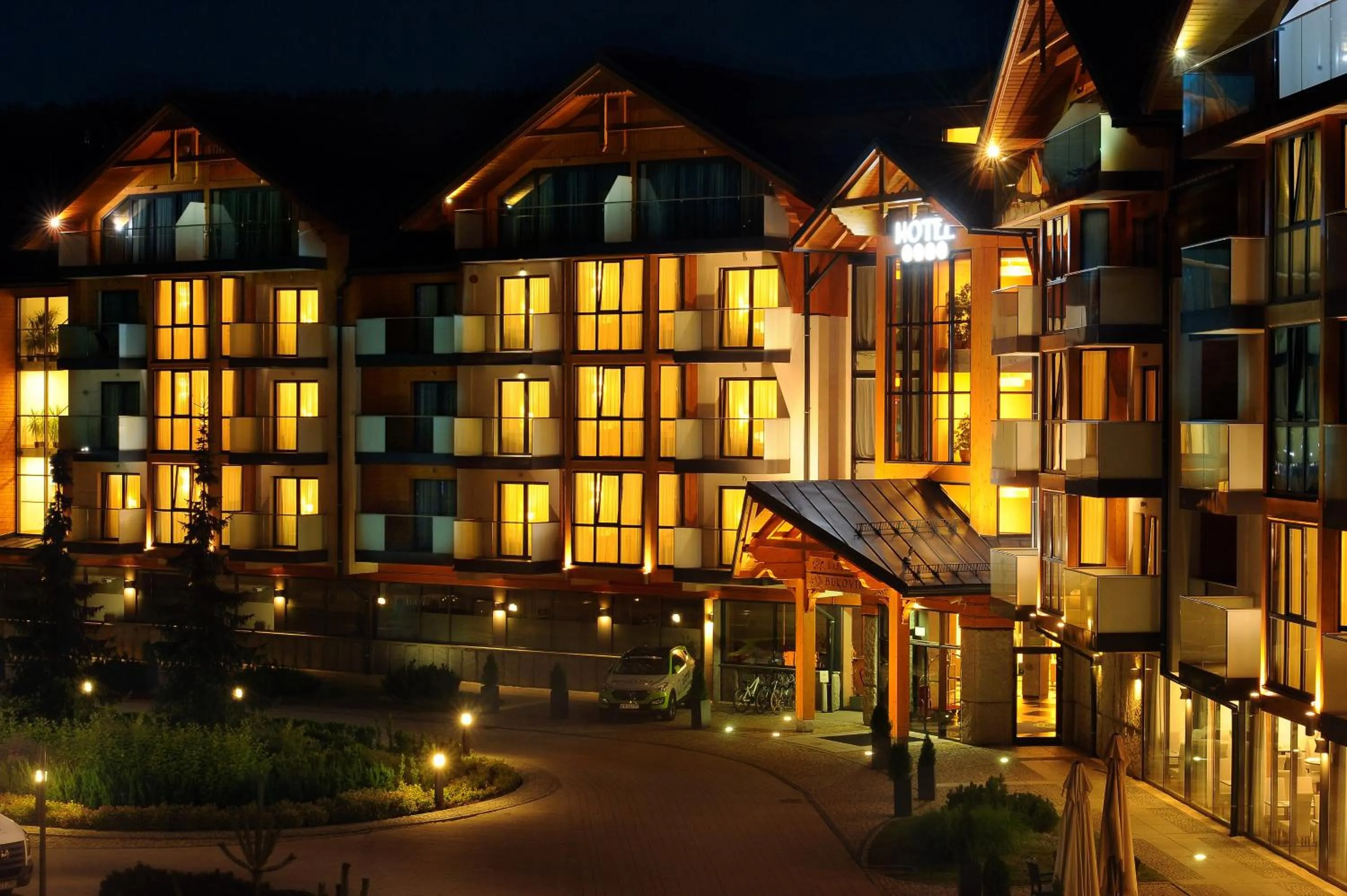 Facade/entrance in Hotel BUKOVINA