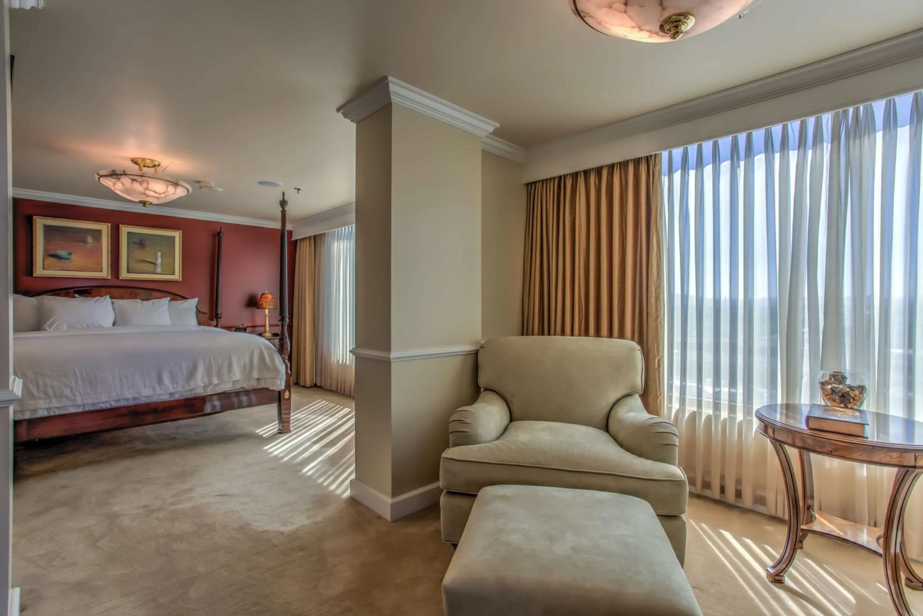 Living room, Bed in Embassy Suites by Hilton Convention Center Las Vegas