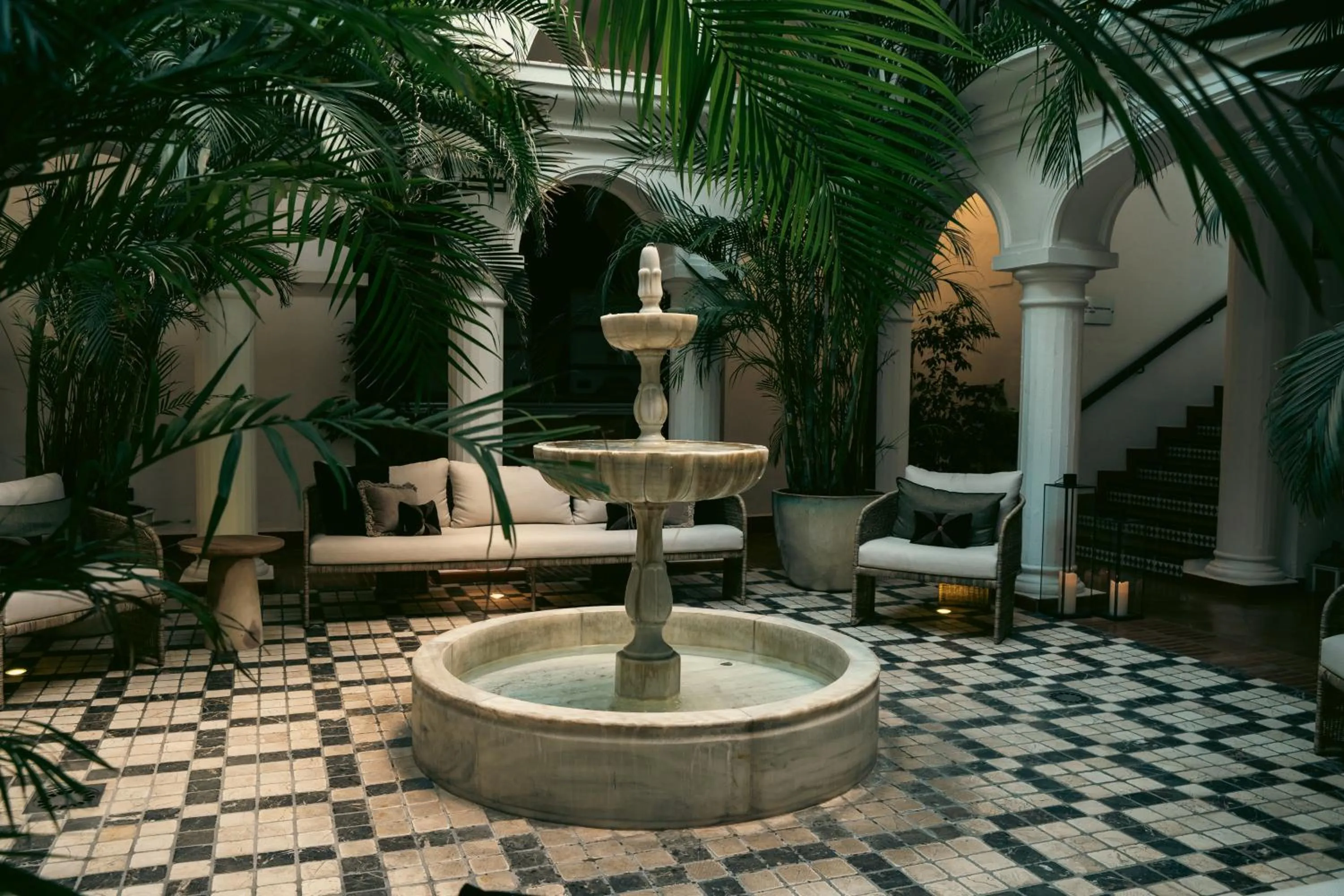 Property building in Hotel La Fonda