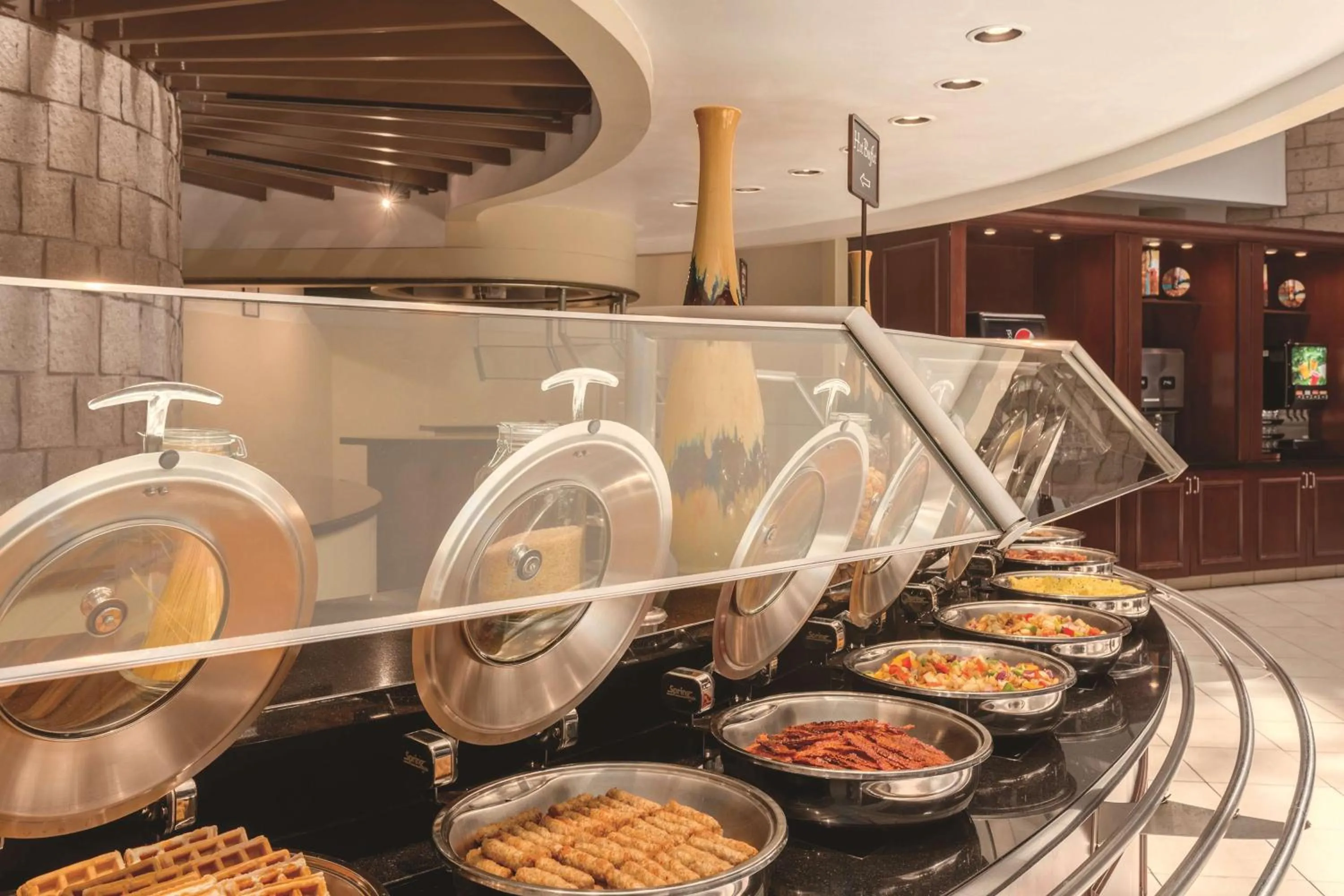 Food in Embassy Suites by Hilton Orlando International Drive ICON Park