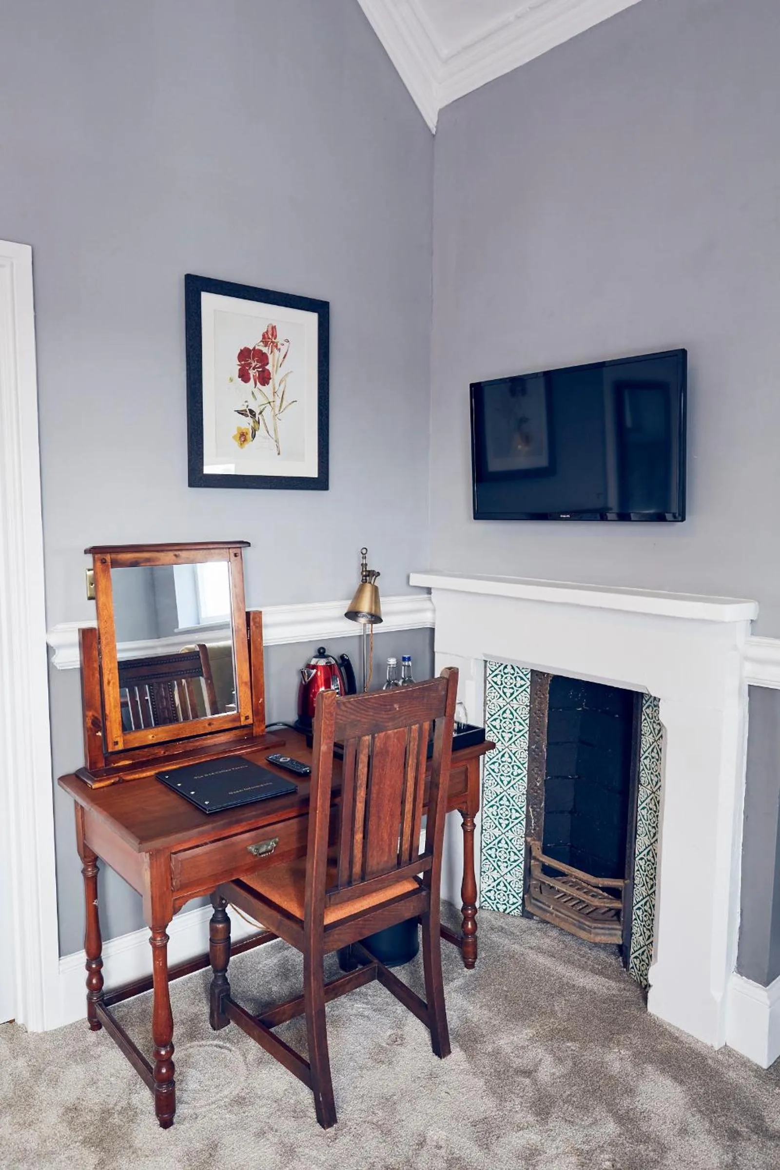 Bedroom in The Old Coffee Tavern