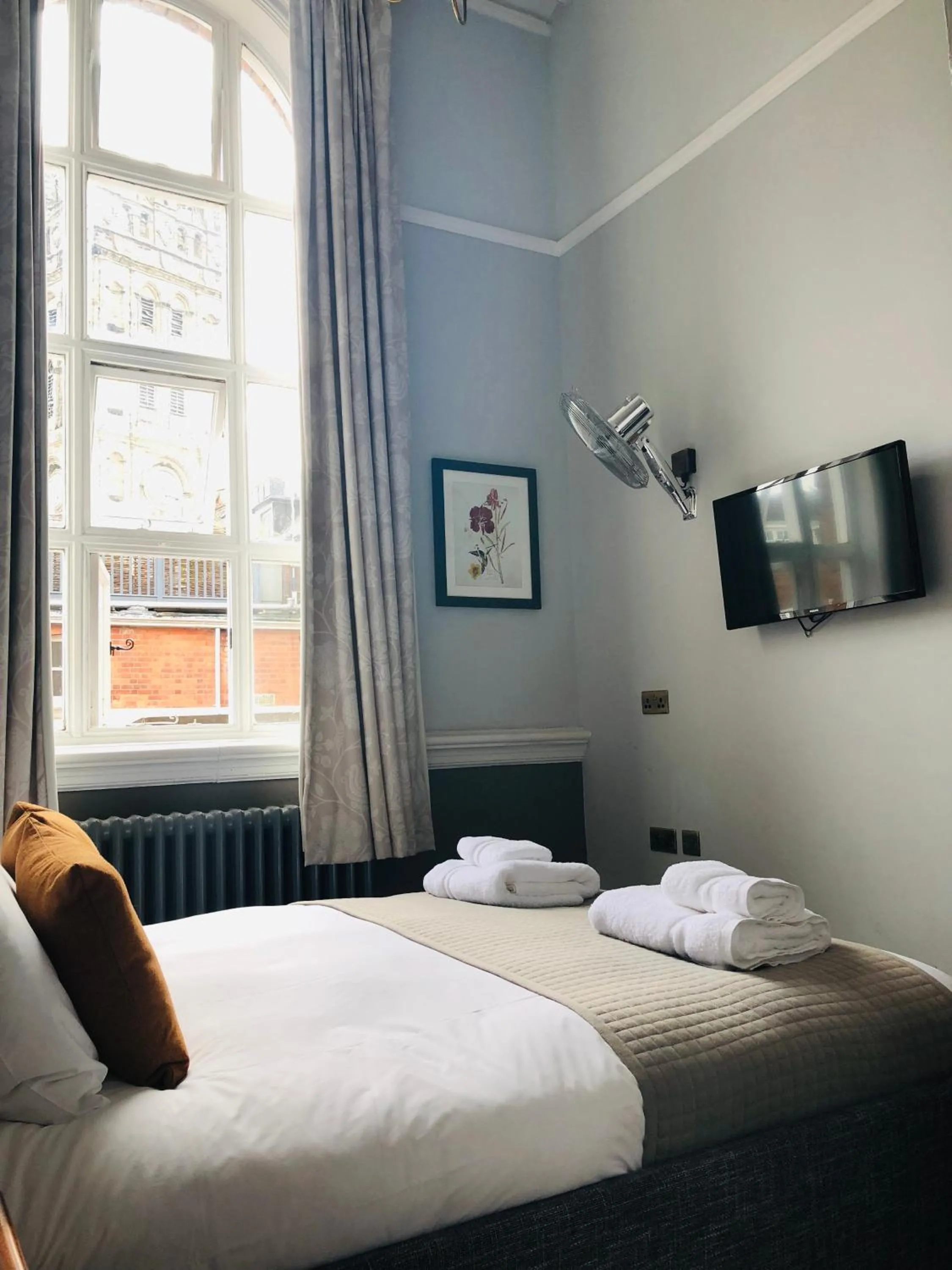 Bed in The Old Coffee Tavern