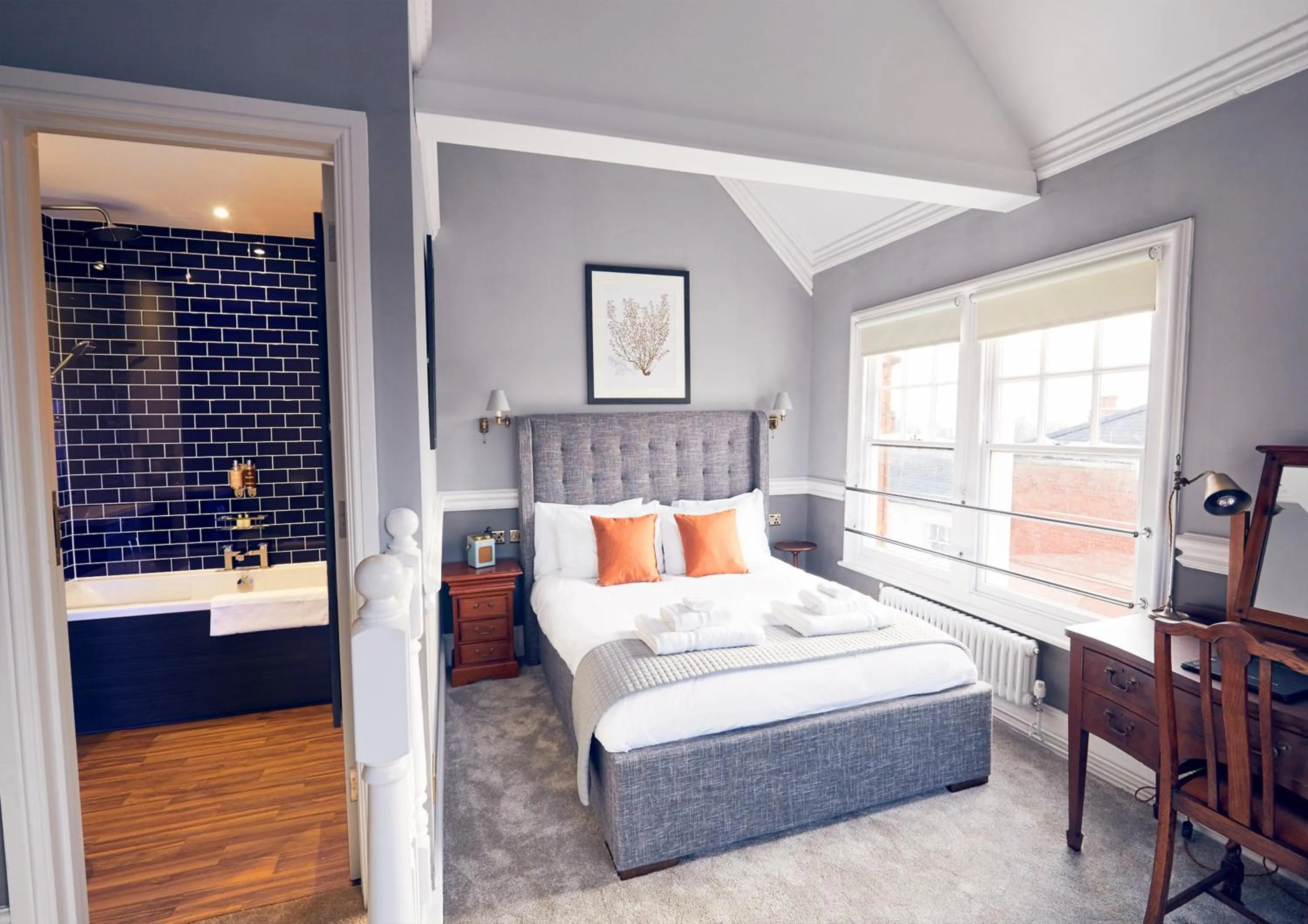 Bathroom, Bed in The Old Coffee Tavern