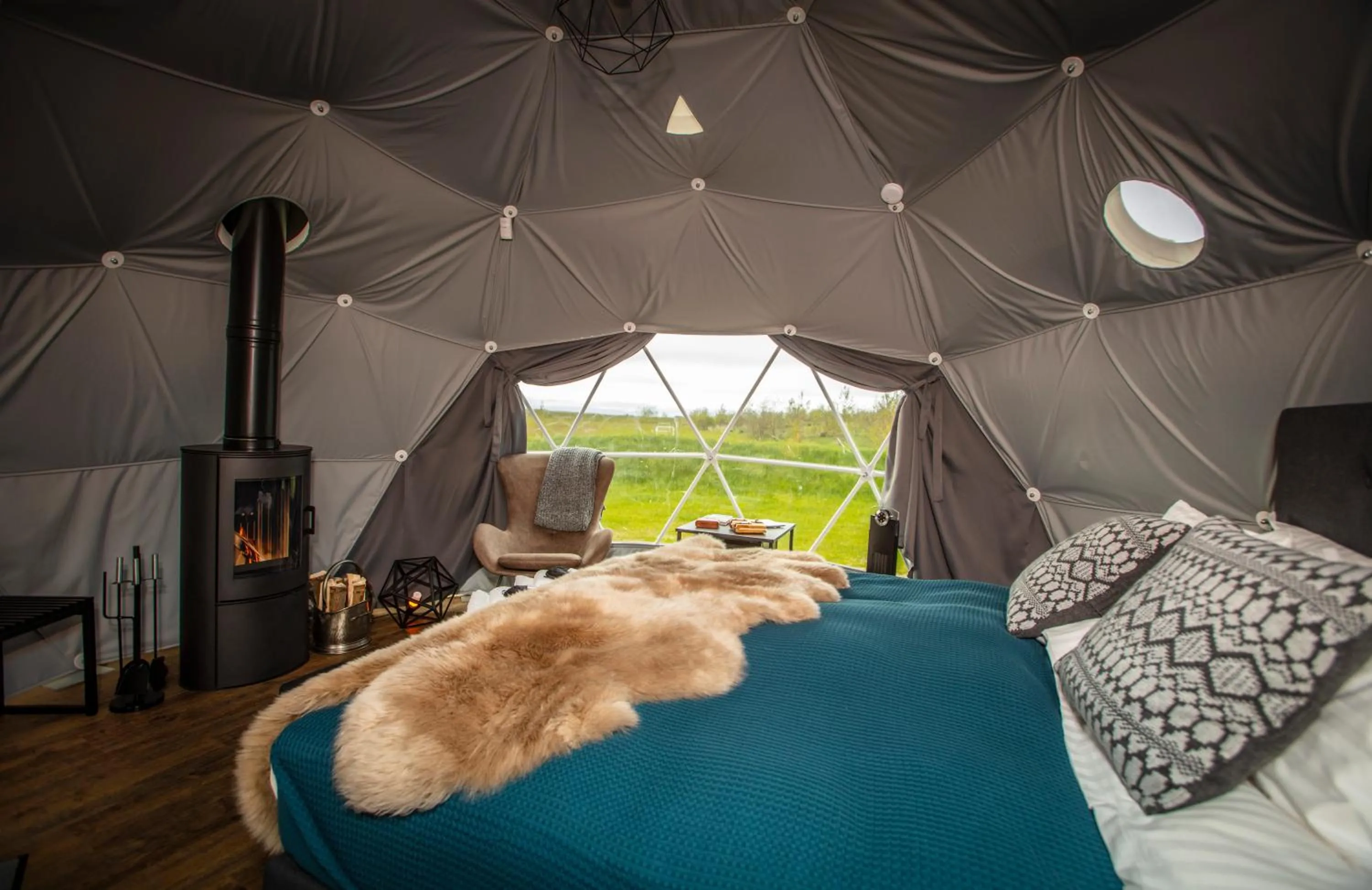 Photo of the whole room, Bed in Reykjavik Domes