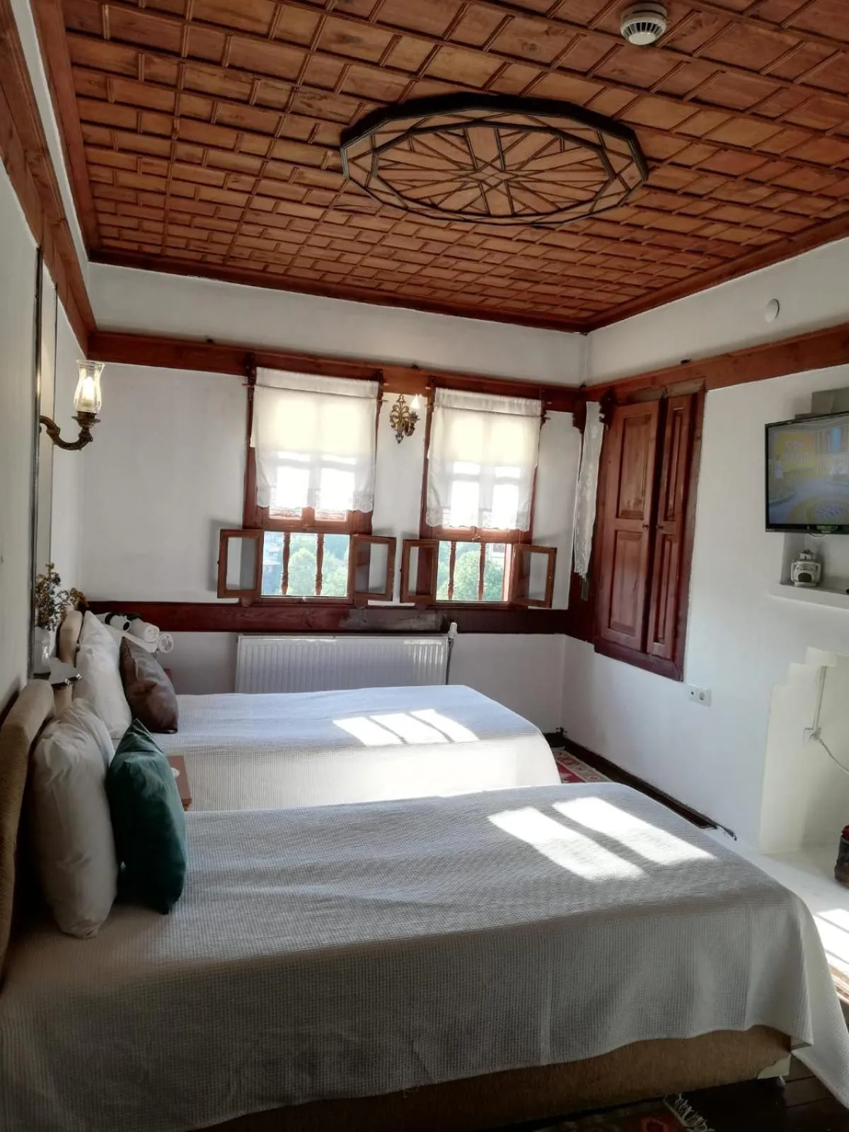 Bed in Turgut Reis Konak