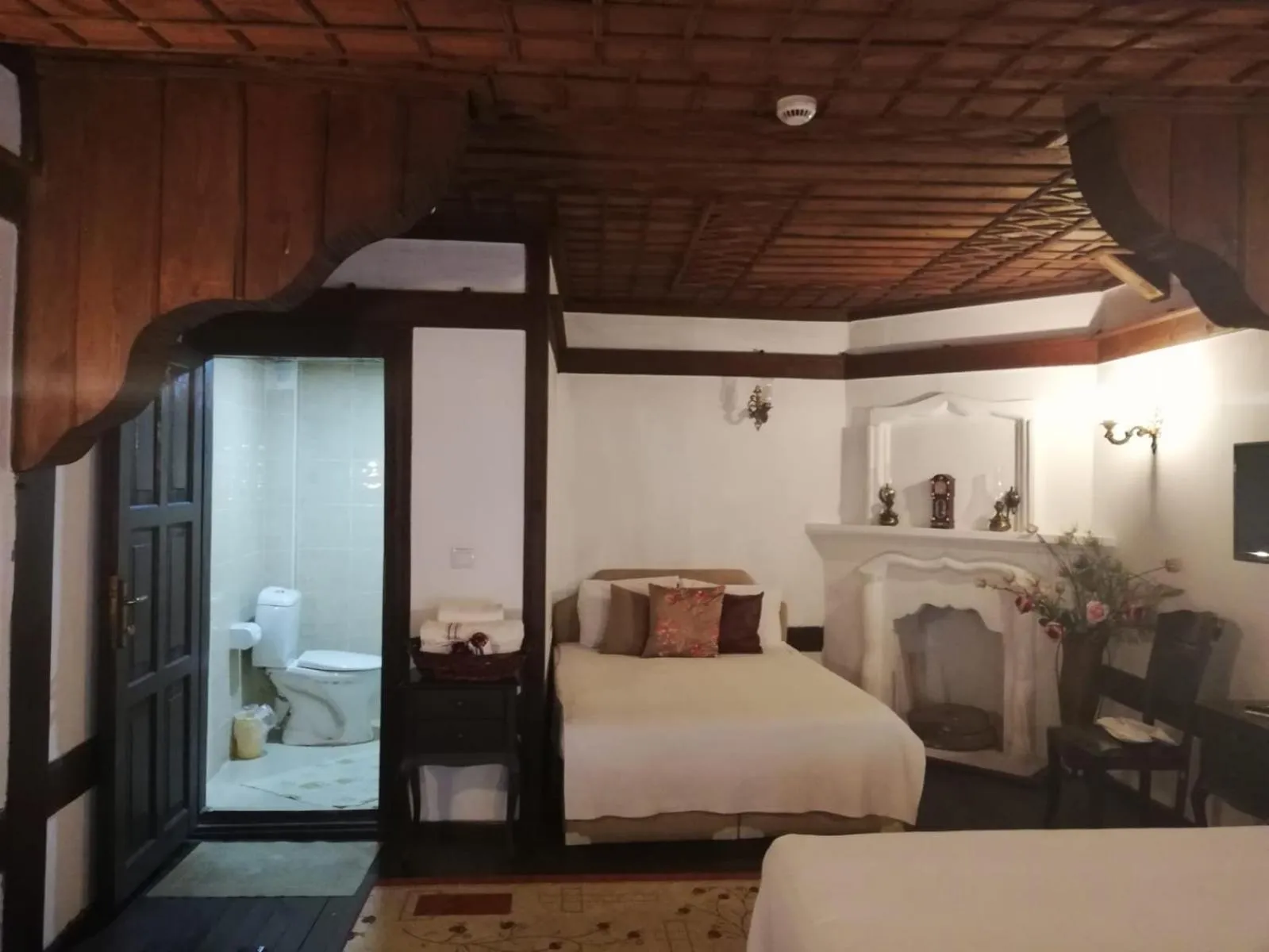 Photo of the whole room, Bed in Turgut Reis Konak