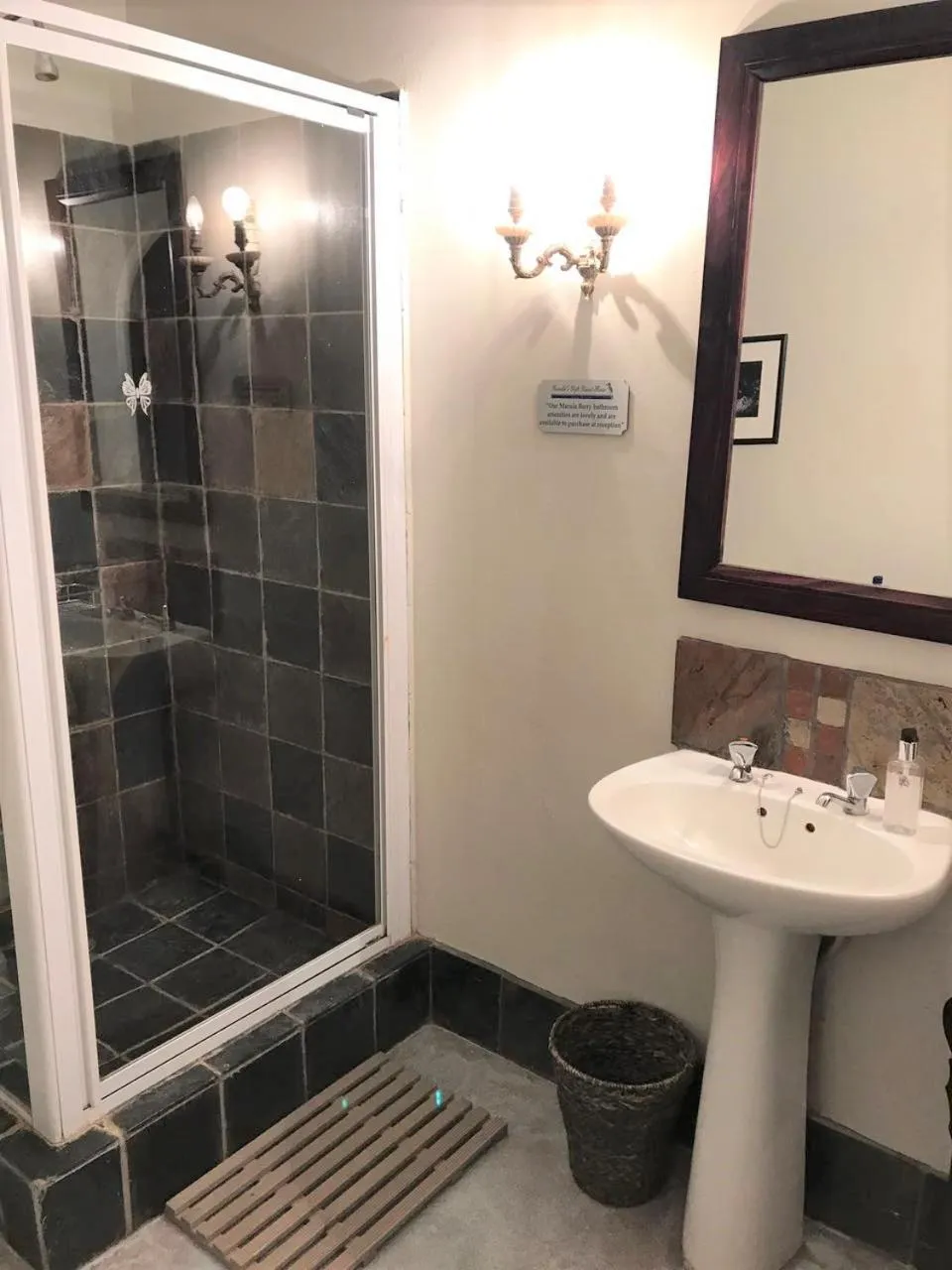 Bathroom in Gerald's Gift Guest House