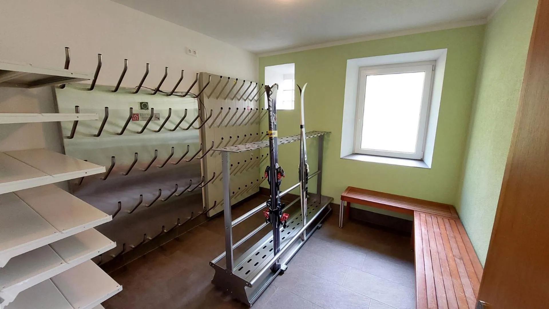 Property building, Bed in Hotel Pension Oswald