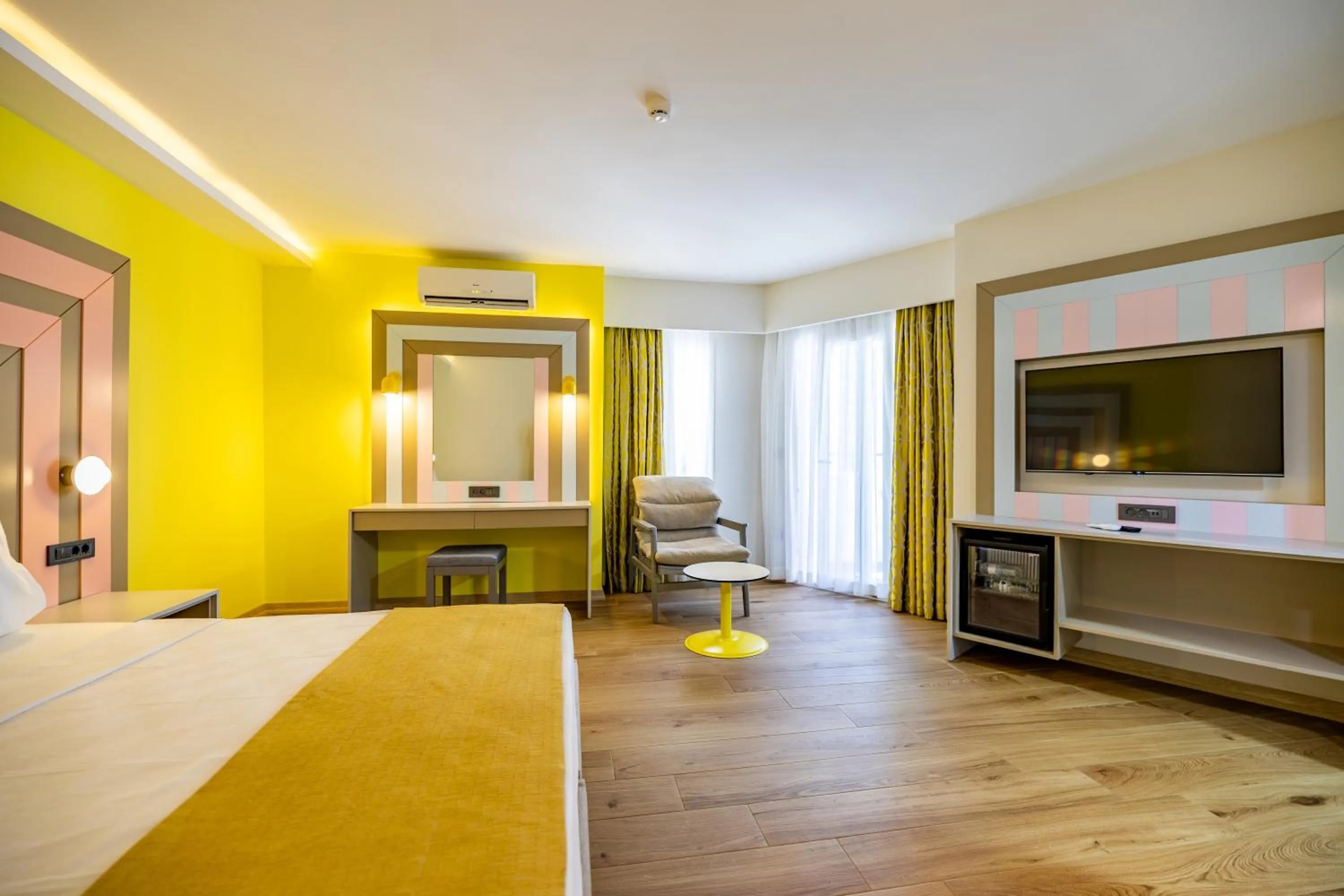 Bed in SOLANA By YELKEN