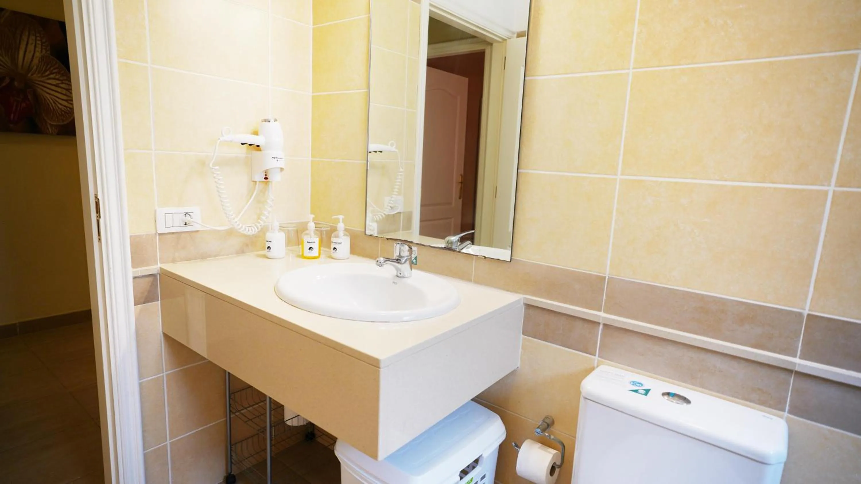 Bathroom in Coral Los Silos - Your Natural Accommodation Choice