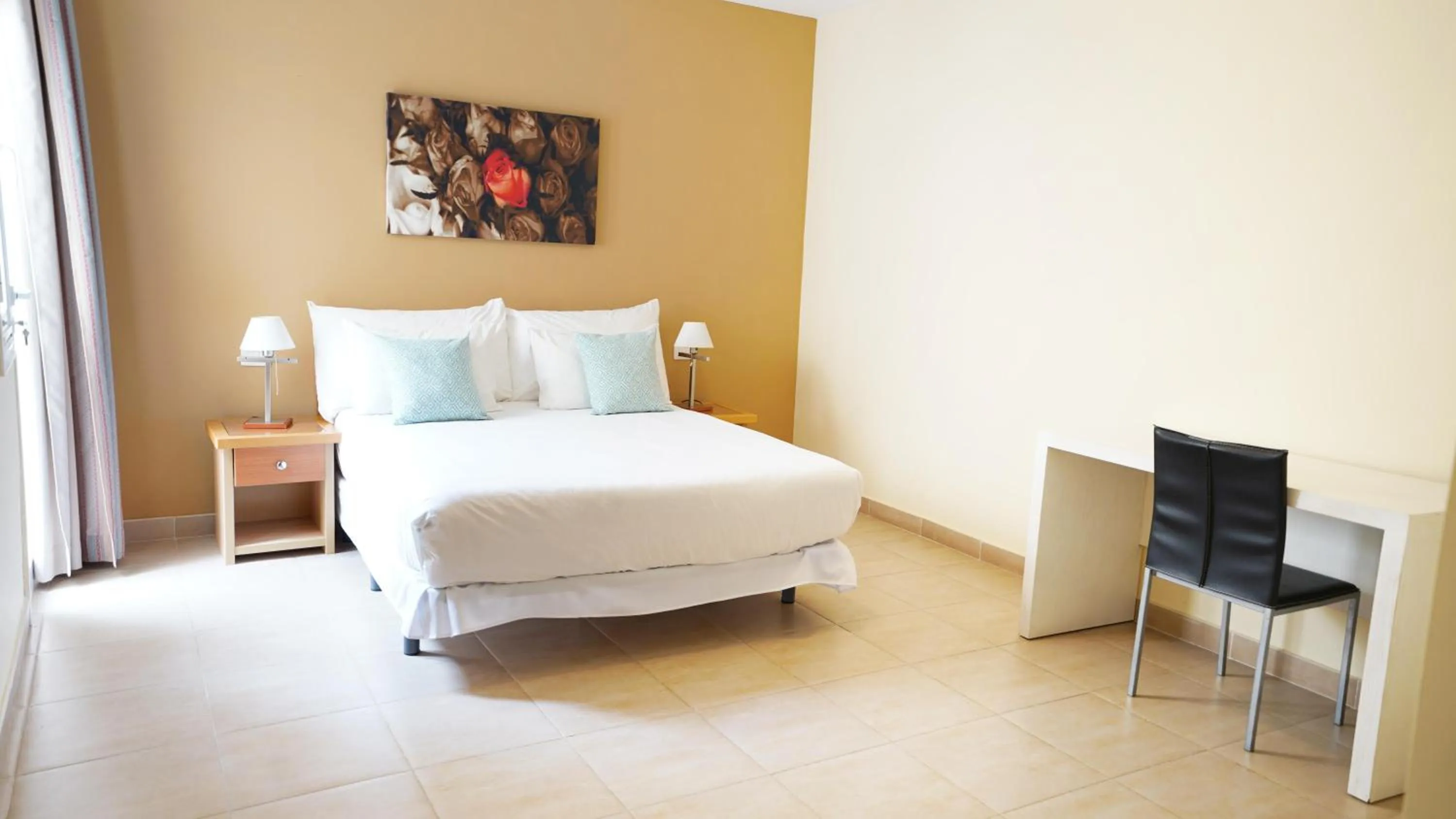 Photo of the whole room, Bed in Coral Los Silos - Your Natural Accommodation Choice