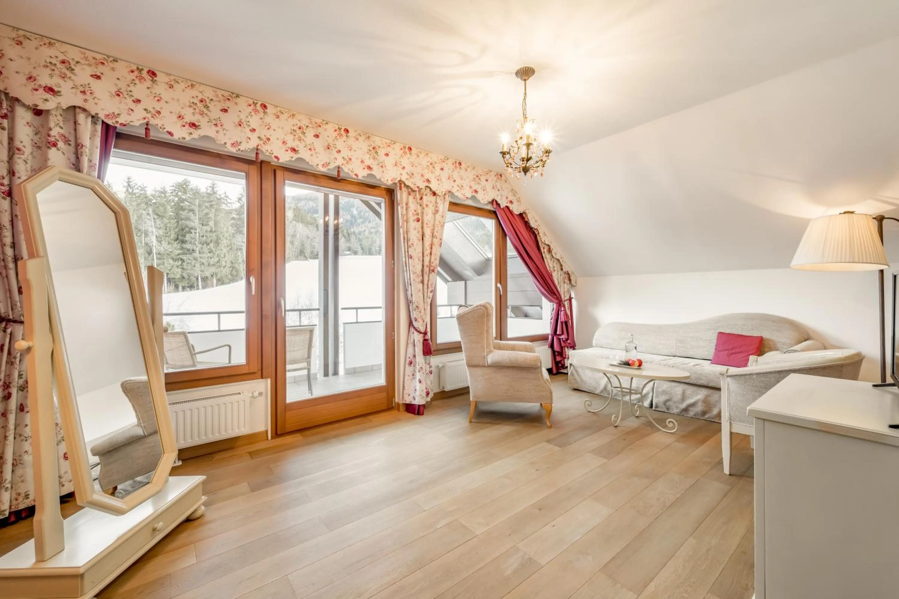 Shower, Bed in Royal Hotel Hinterhuber