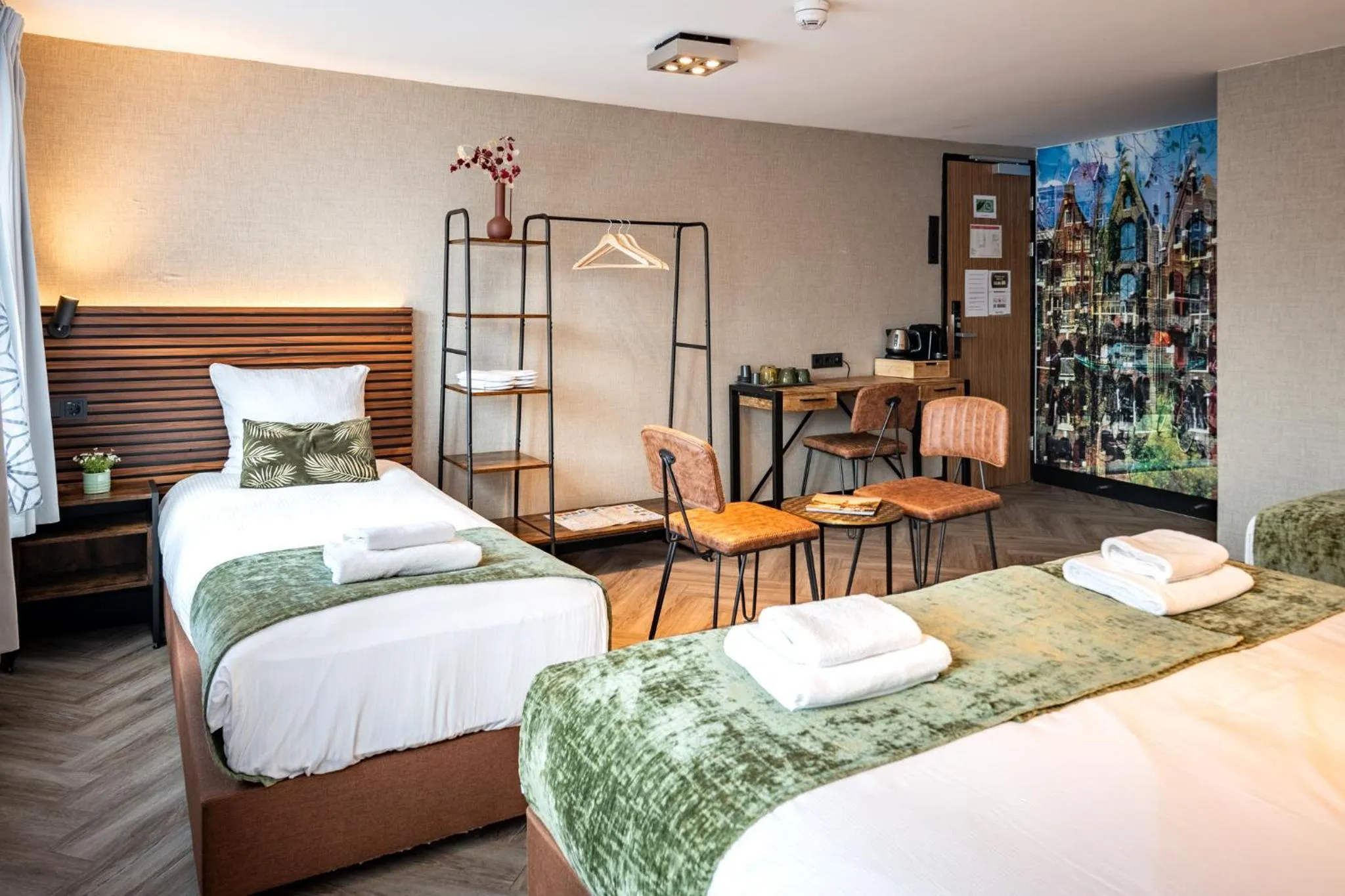 Bed in Historic Centre Hotel