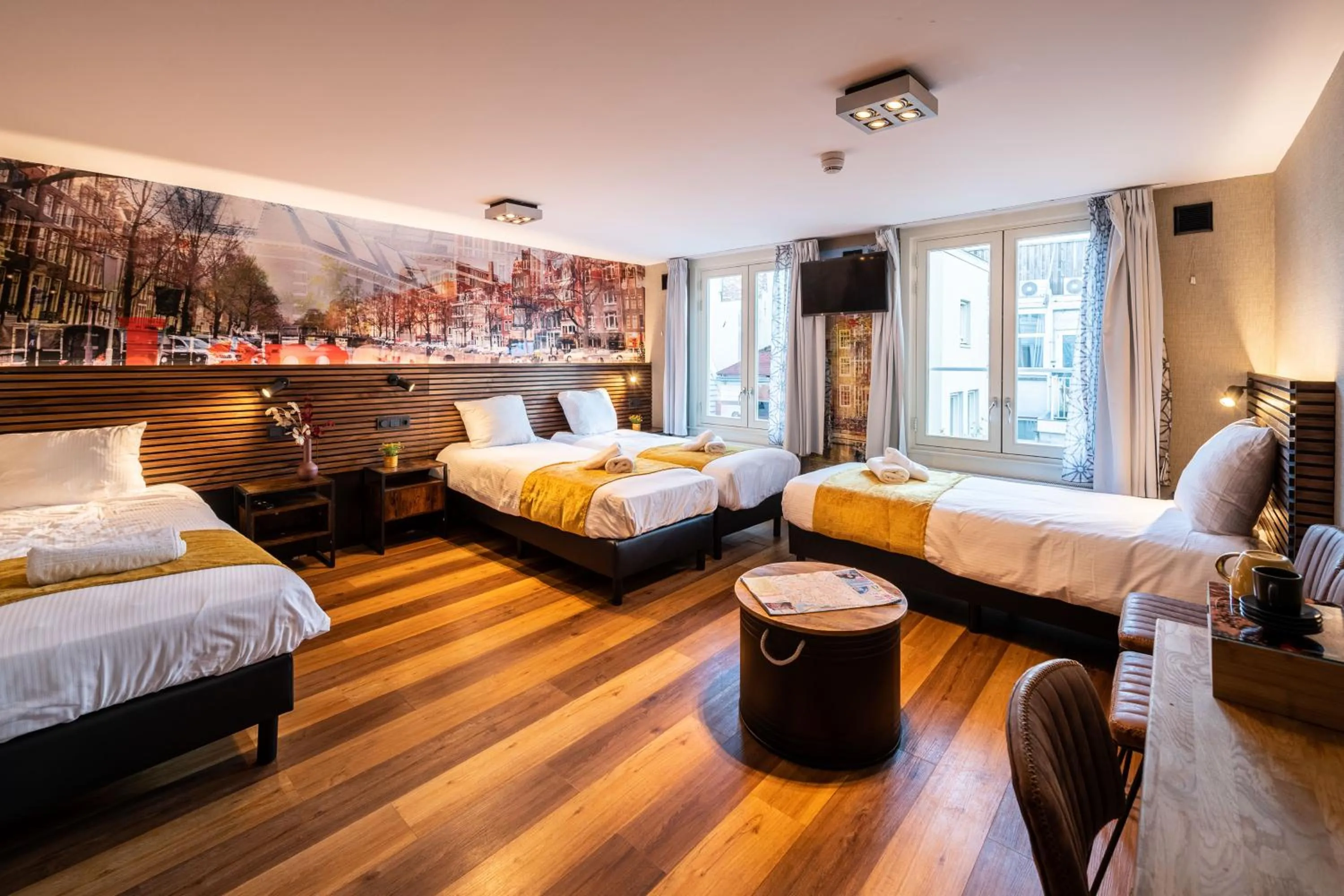 Bed in Historic Centre Hotel