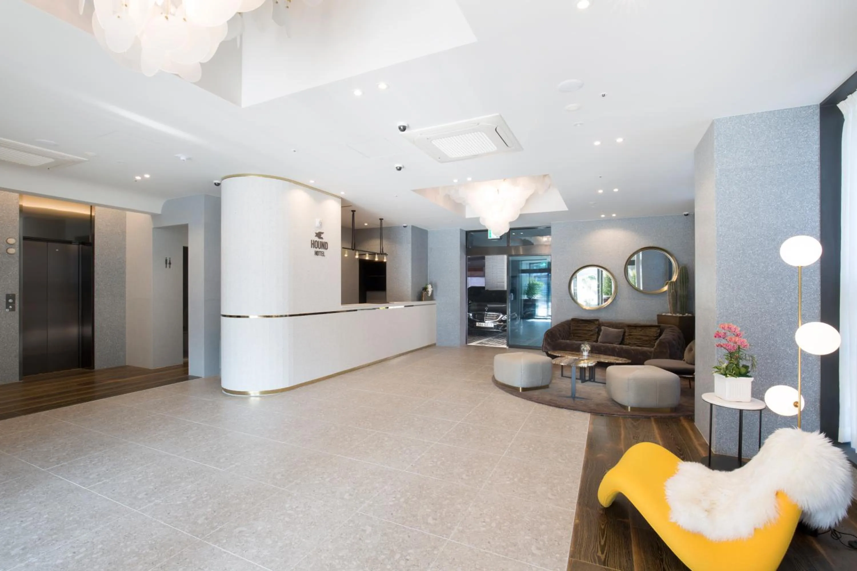 Nampo Hound Hotel Premier