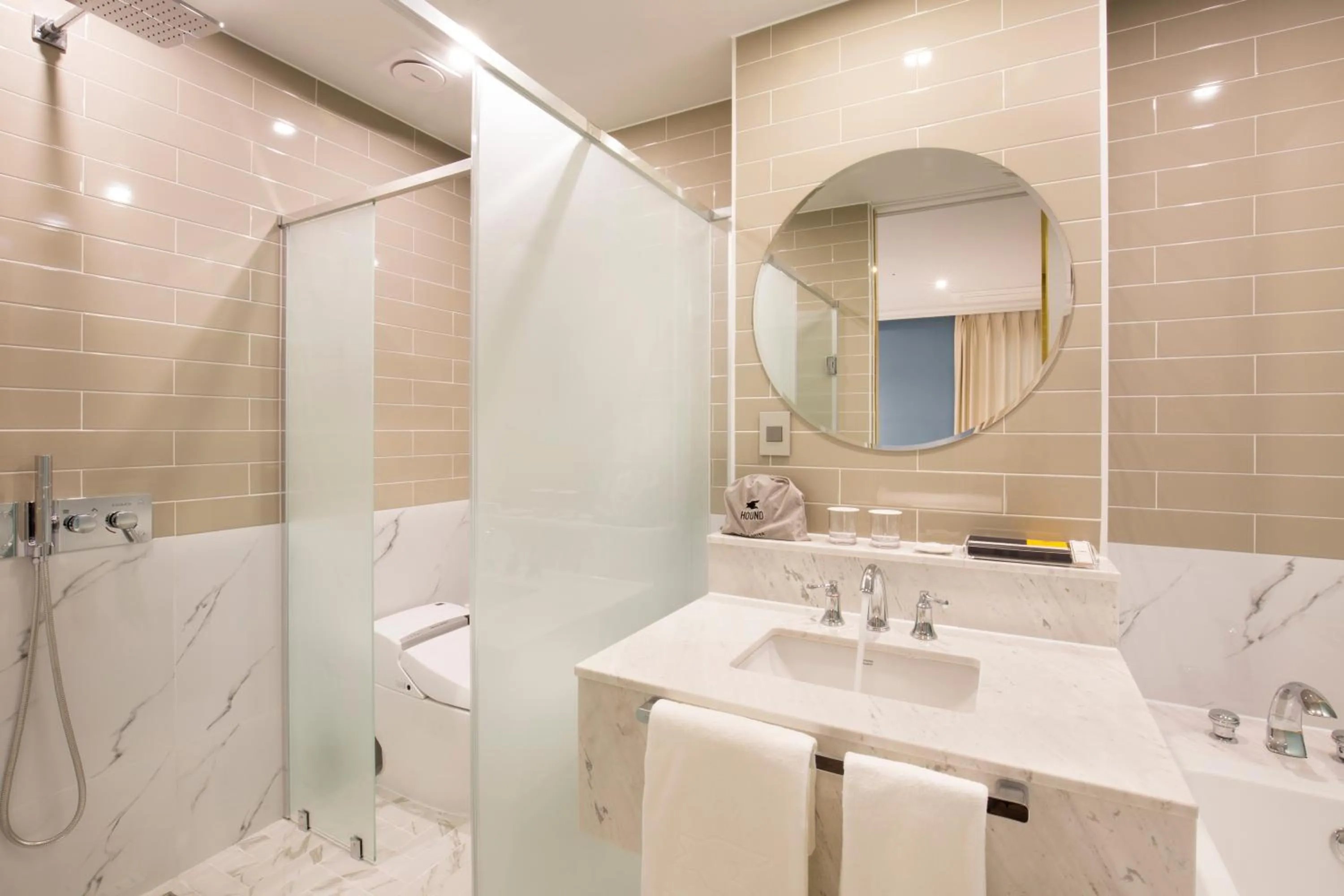 Nampo Hound Hotel Premier