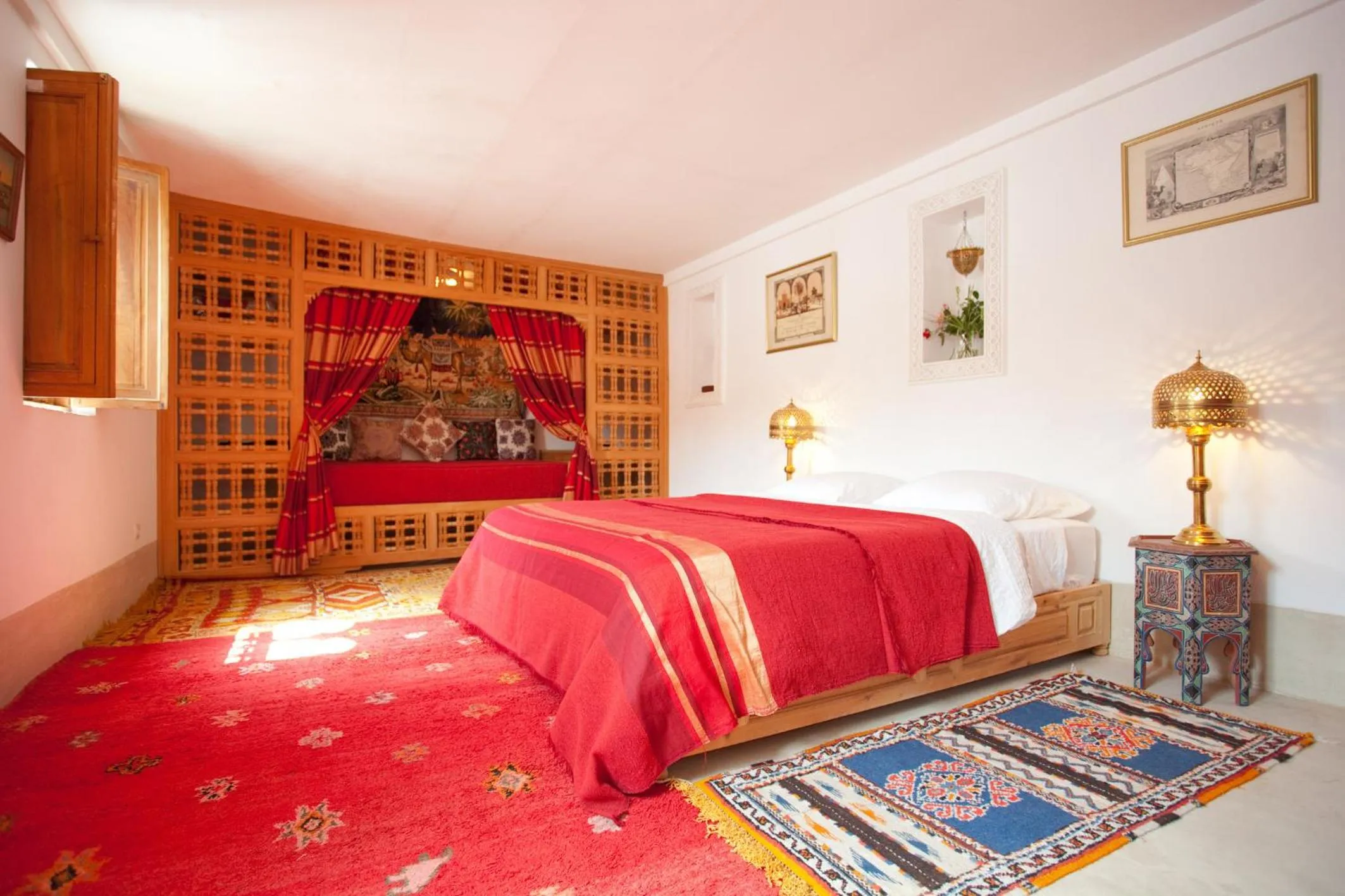 Photo of the whole room, Bed in Riad Zineb