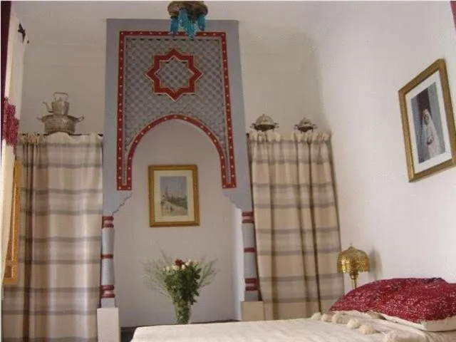 Decorative detail, Bed in Riad Zineb