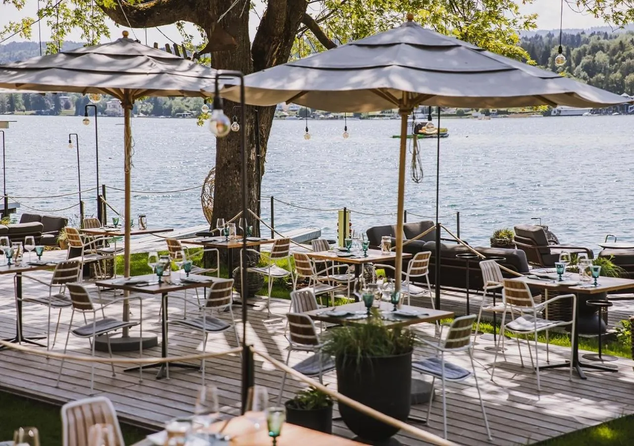 Restaurant/places to eat in Villa Bulfon