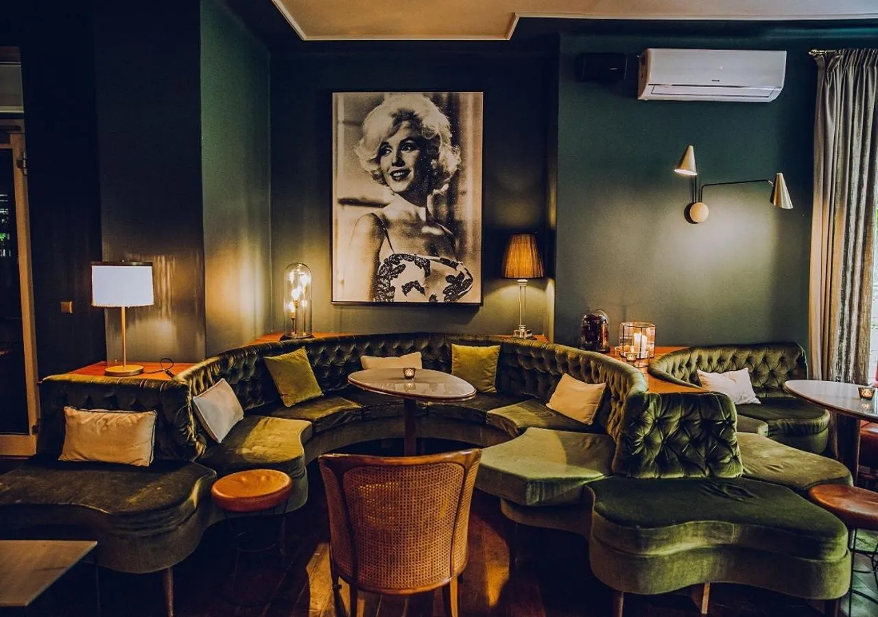 Restaurant/places to eat in Villa Bulfon