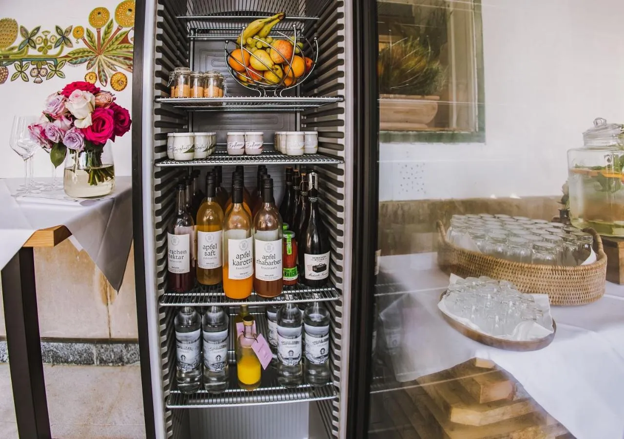 Restaurant/places to eat in Villa Bulfon