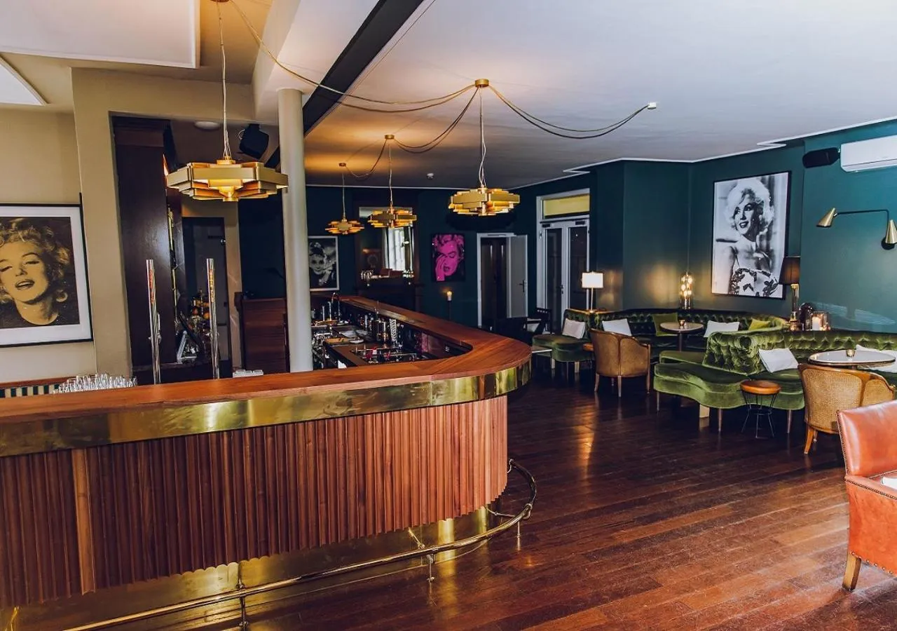 Restaurant/places to eat in Villa Bulfon