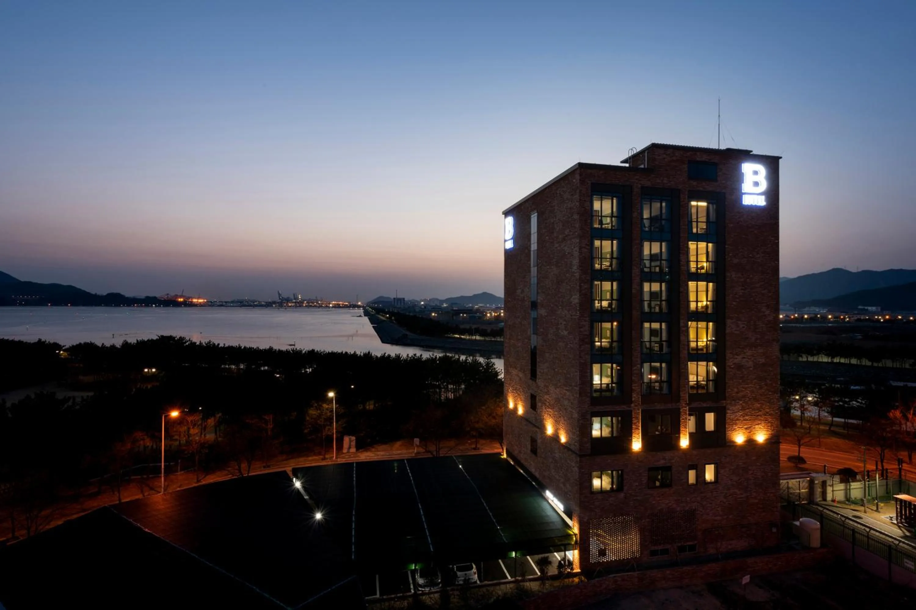 Street view in Brown-Dot Hotel Shinho