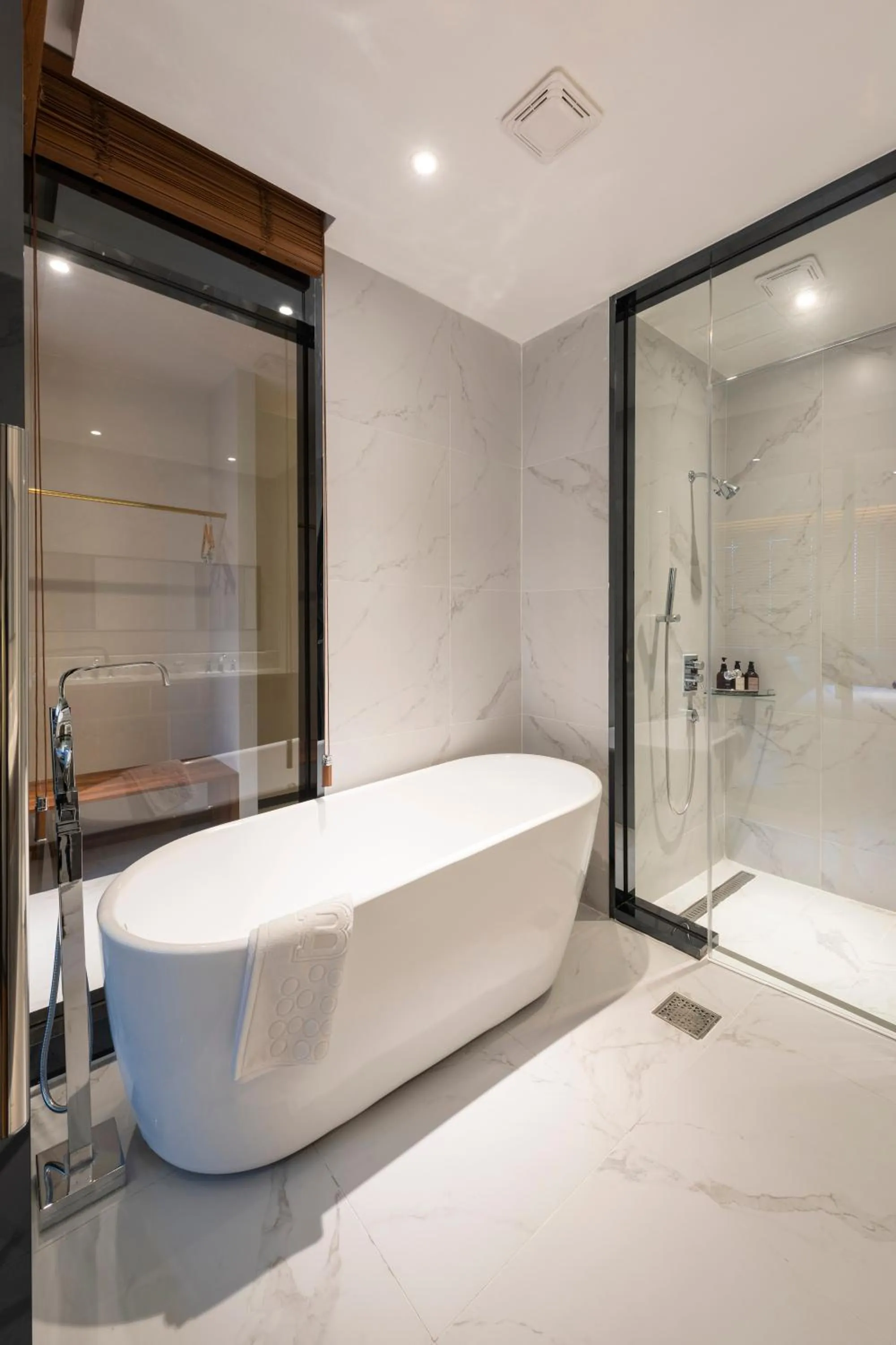 Brown-Dot Hotel Shinho