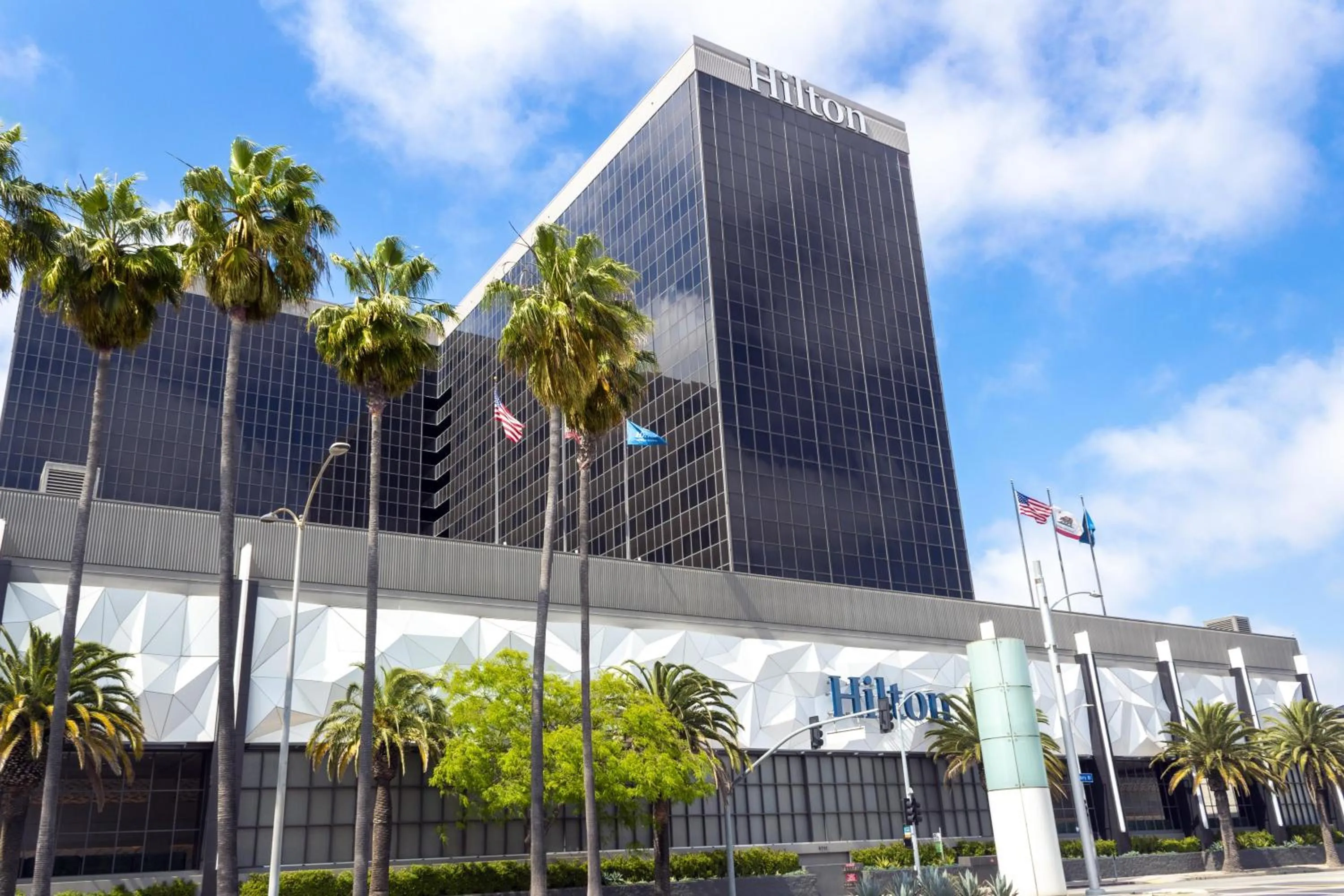 Property building in Hilton Los Angeles Airport