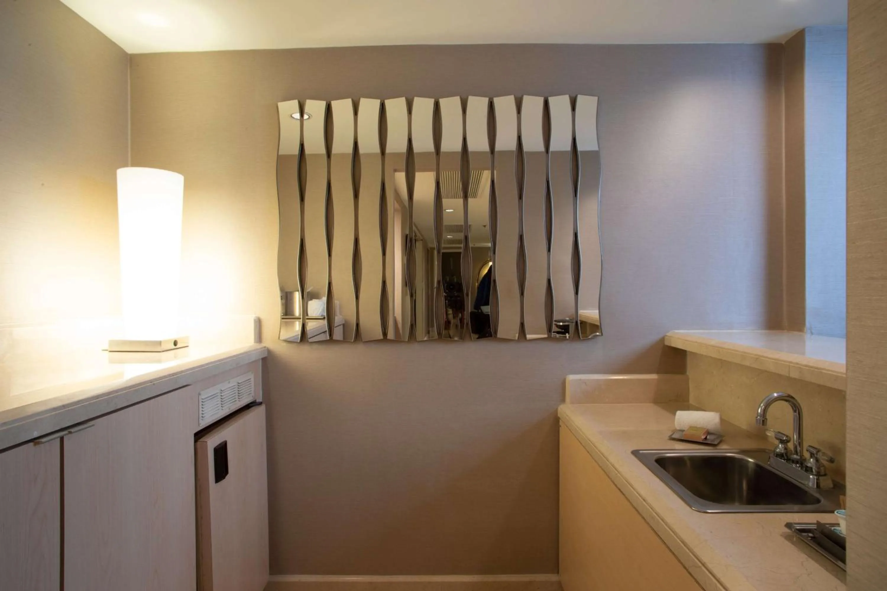 Kitchen or kitchenette in Hilton Los Angeles Airport