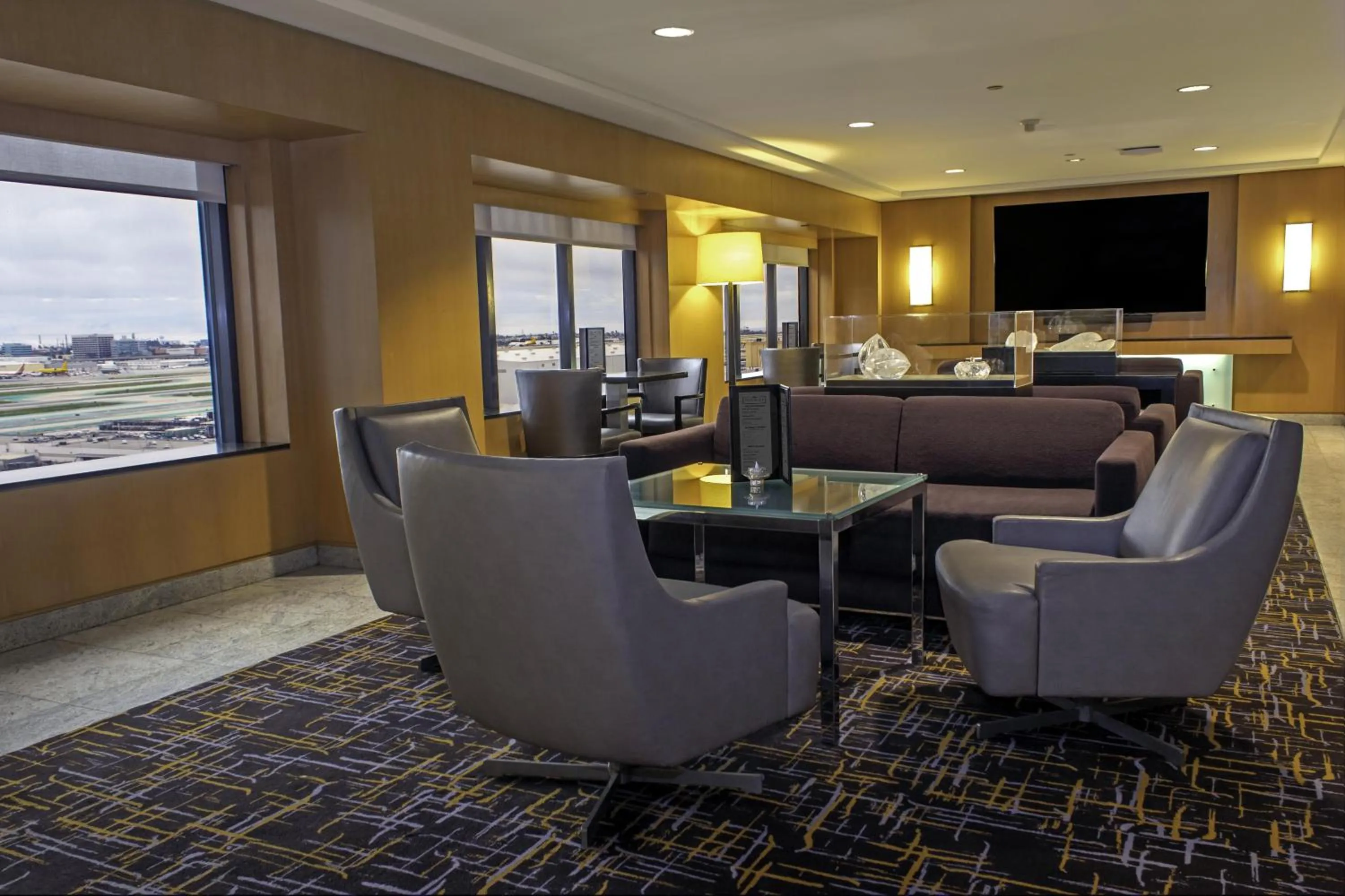 Lounge or bar in Hilton Los Angeles Airport