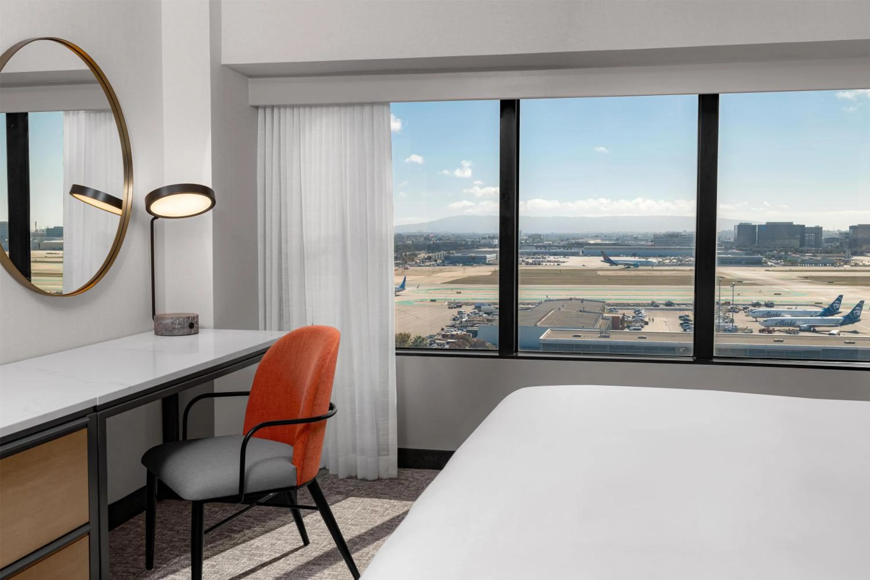Bedroom, Bed in Hilton Los Angeles Airport