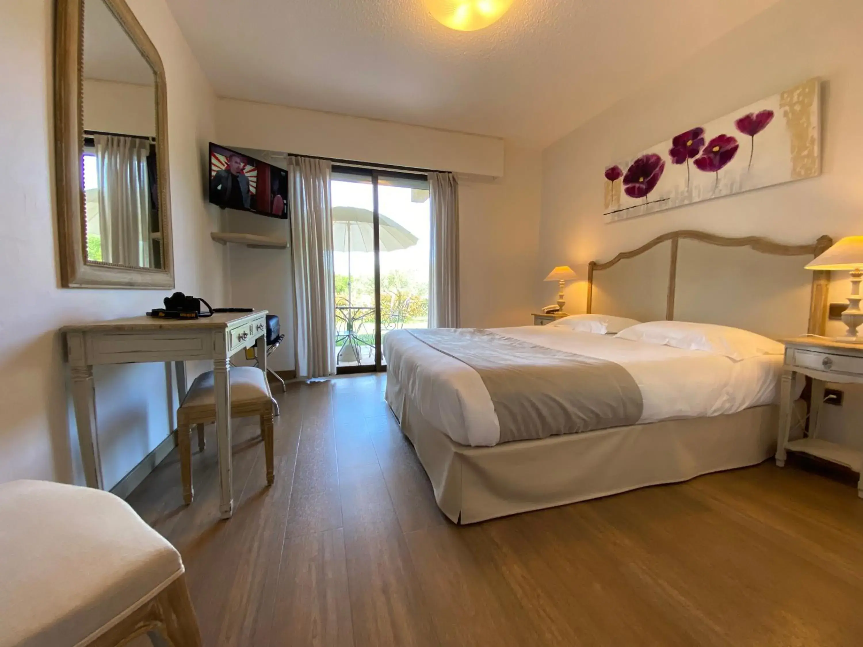 Superior Room with Terrace and Garden View in Hôtel Le Colombier Superior Room with Terrace and Garden View in Hôtel Le Colombier