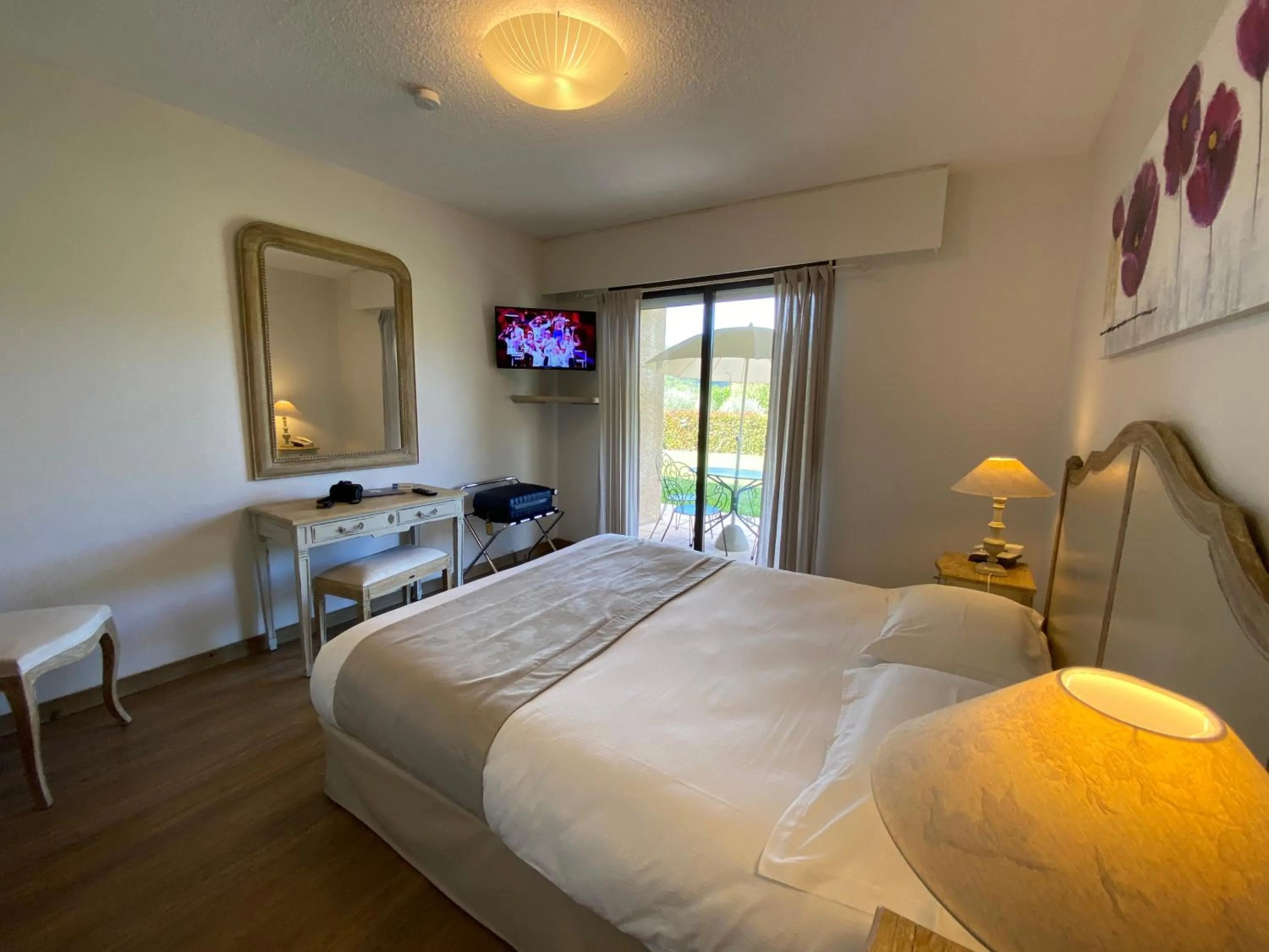 Bed in Hôtel Le Colombier