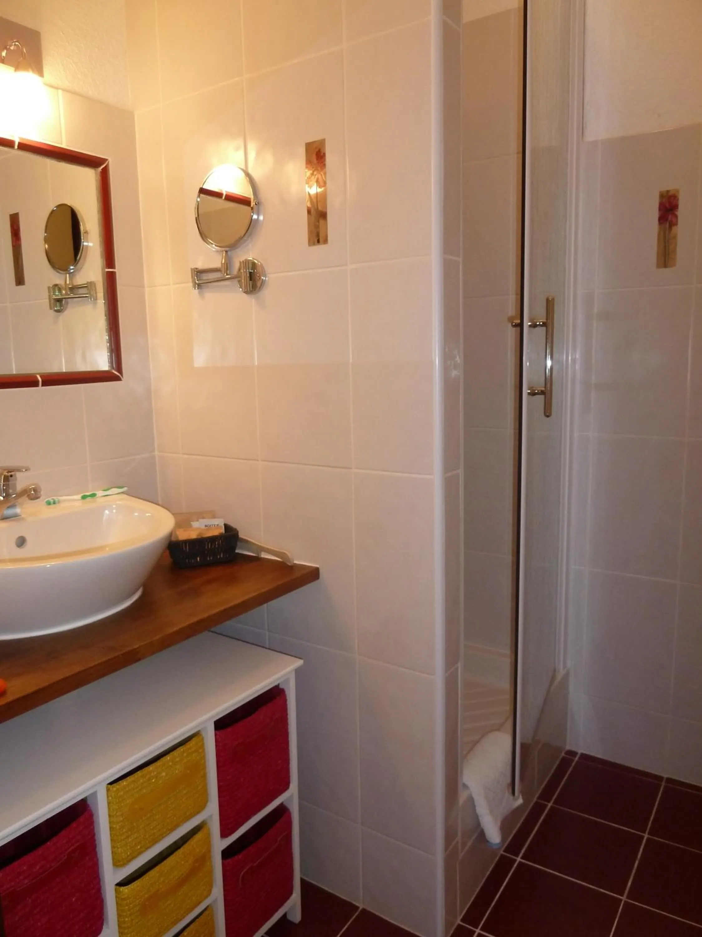 Bathroom in Hôtel Le Colombier