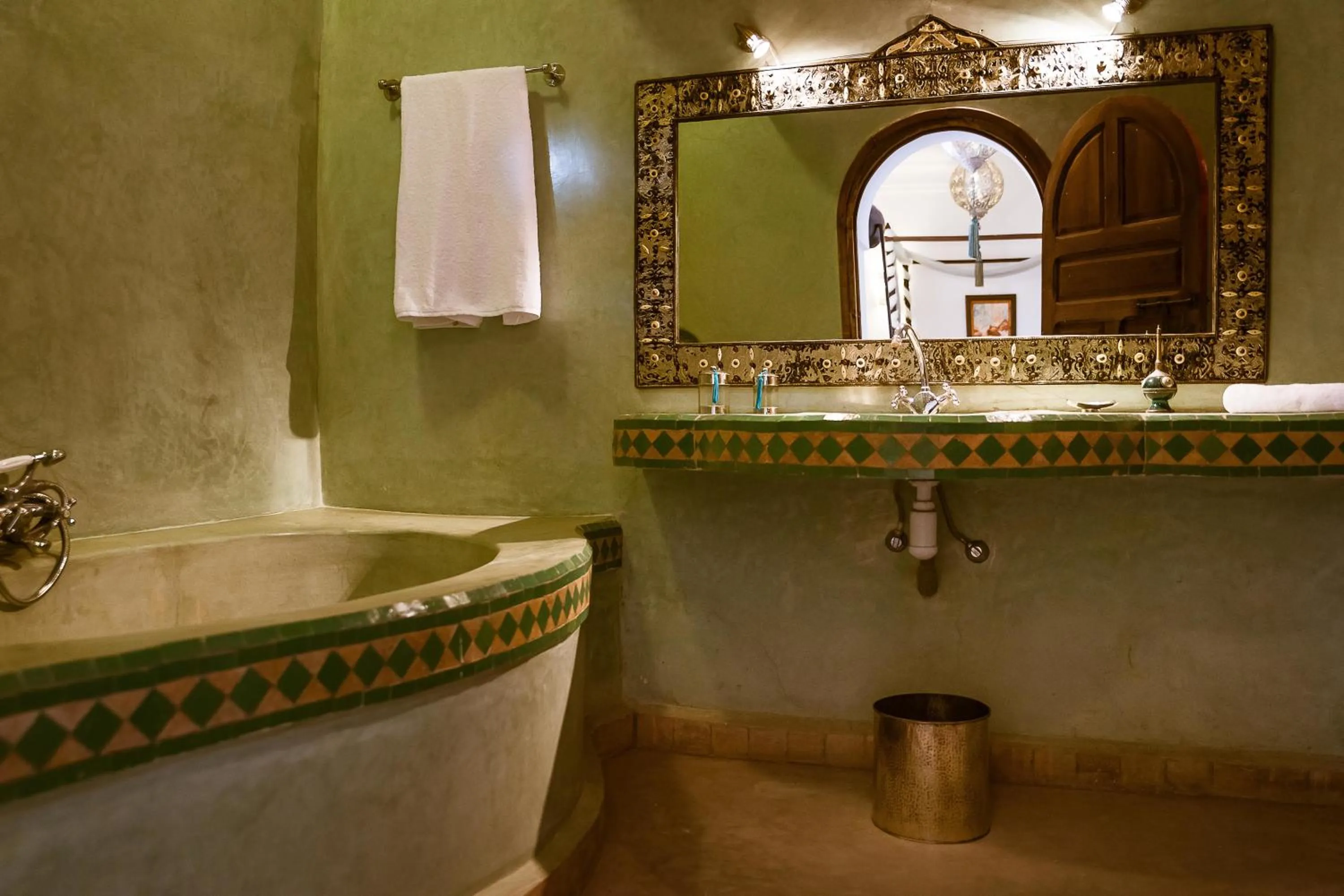 Bathroom in Riad Laora By La Siredrah