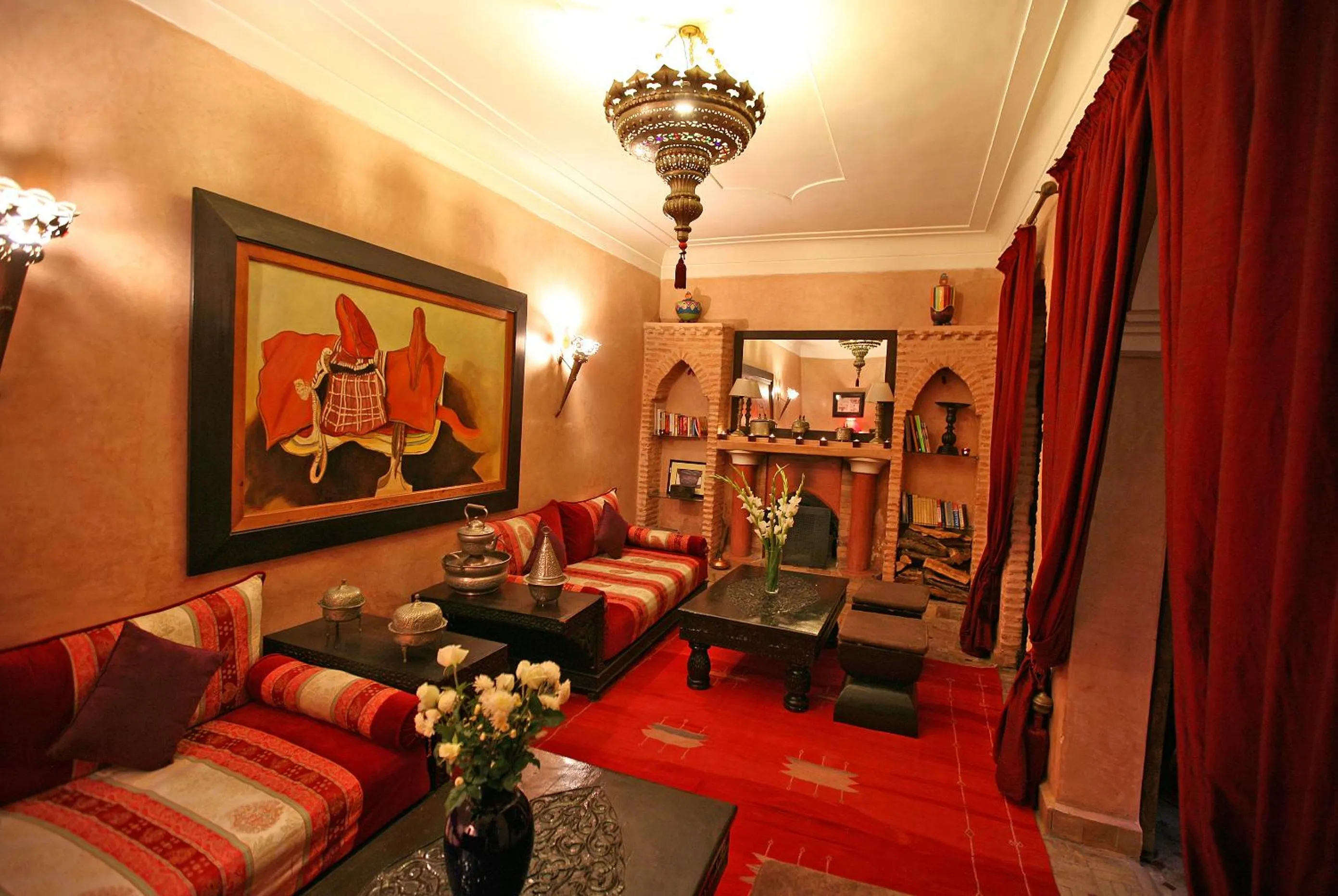 Communal lounge/ TV room in Riad Laora By La Siredrah
