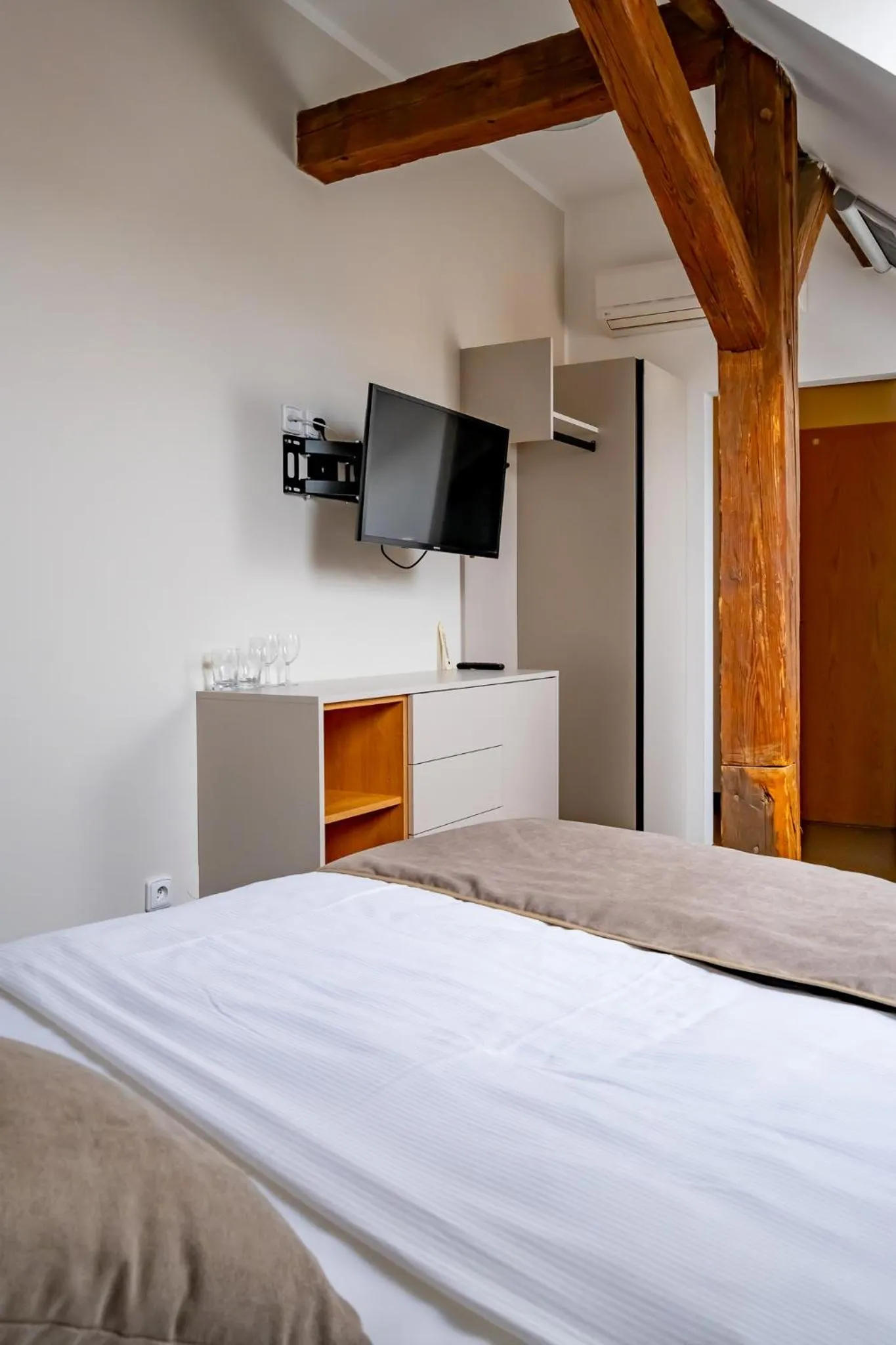 Bed in Relax Hotel Stork