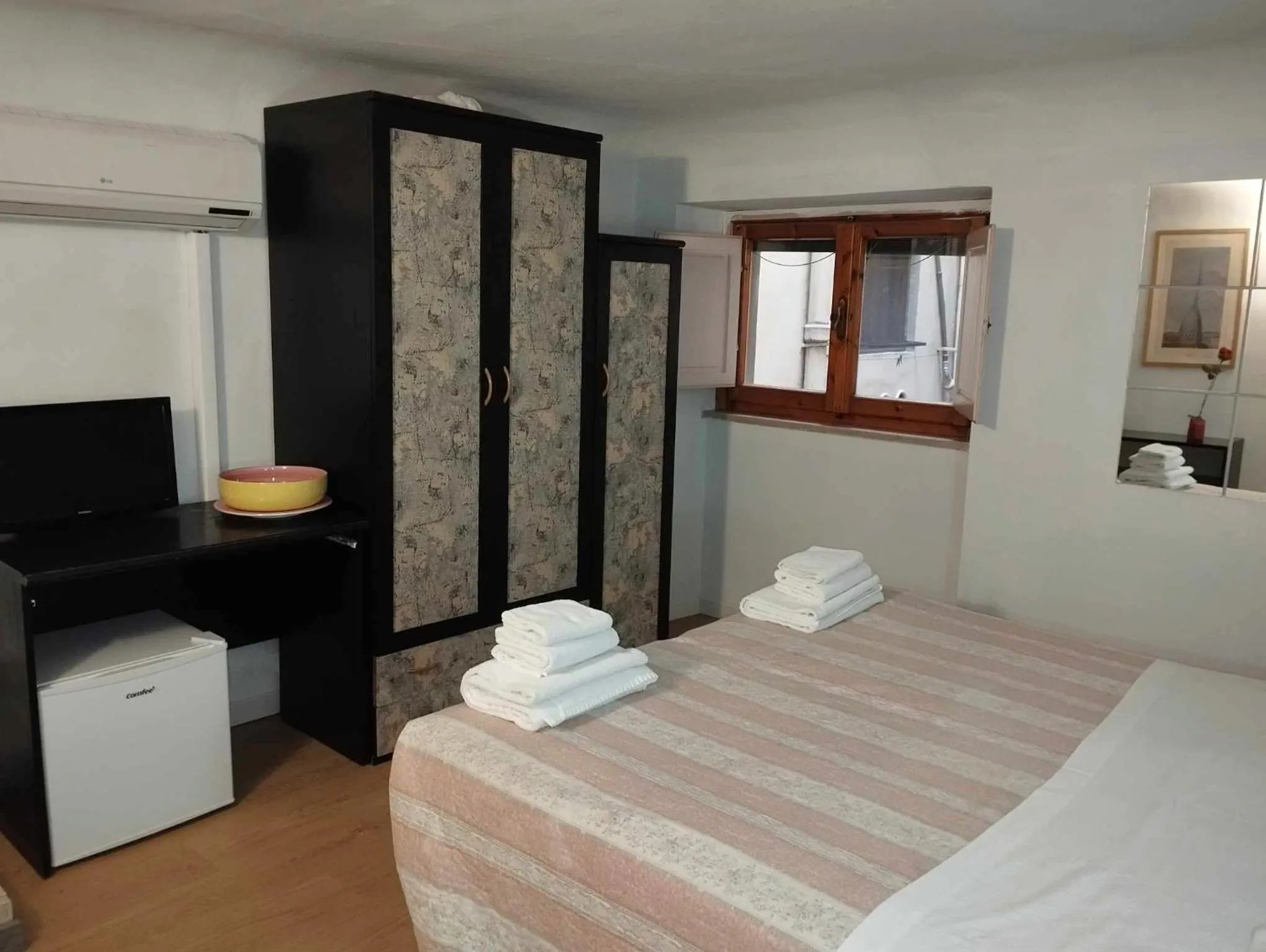 Bedroom, Bed in Hotel Fedora