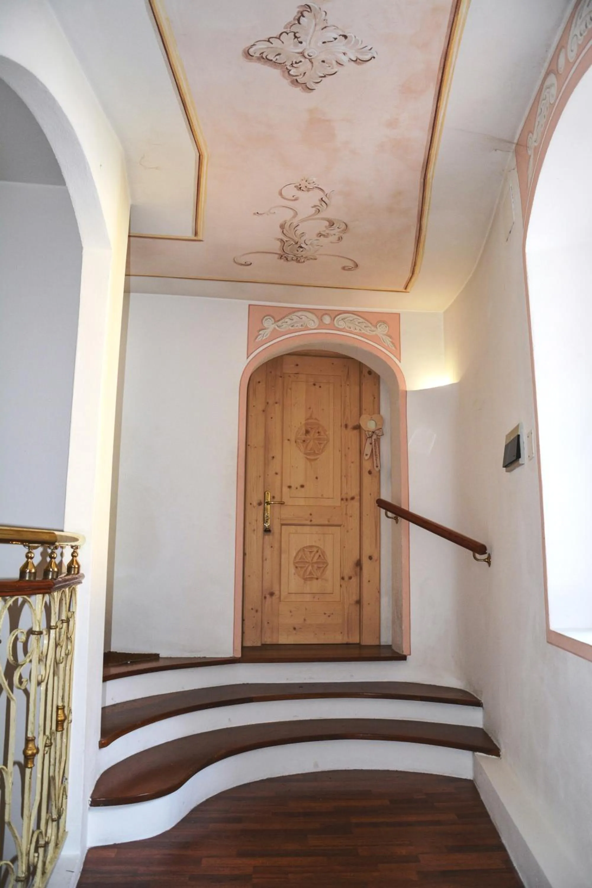 Bed in Sembenini Palace